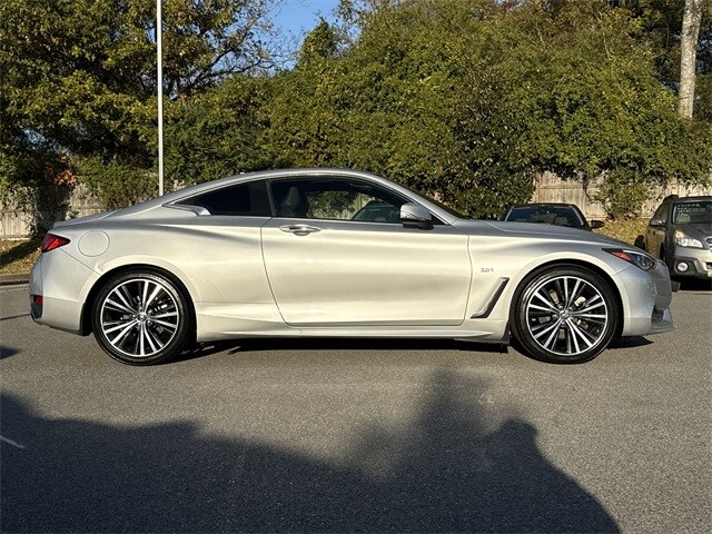 2019 Infiniti Q60 3.0t Luxe photo 2
