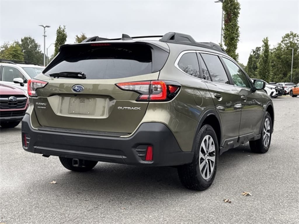 Used 2022 Subaru Outback Premium SUV