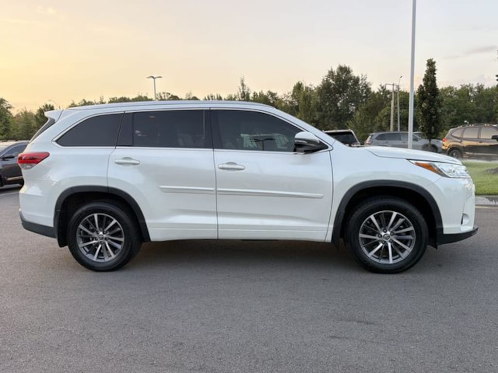 Used 2018 Toyota Highlander XLE SUV