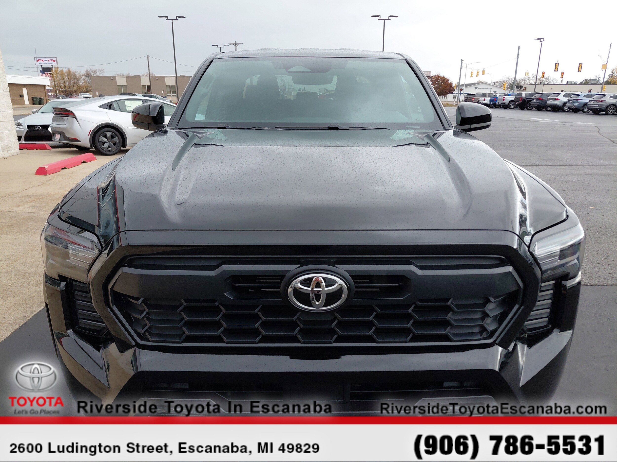 2025 Toyota Tacoma TRD photo 2