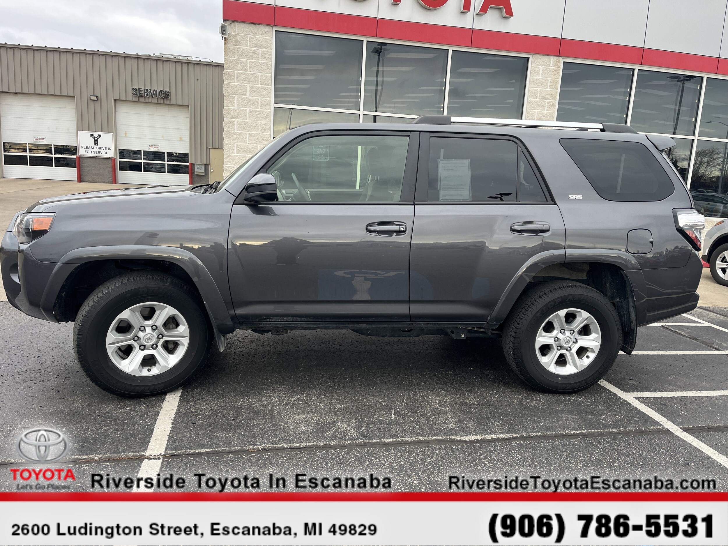 2023 Toyota 4Runner SR5 photo 4