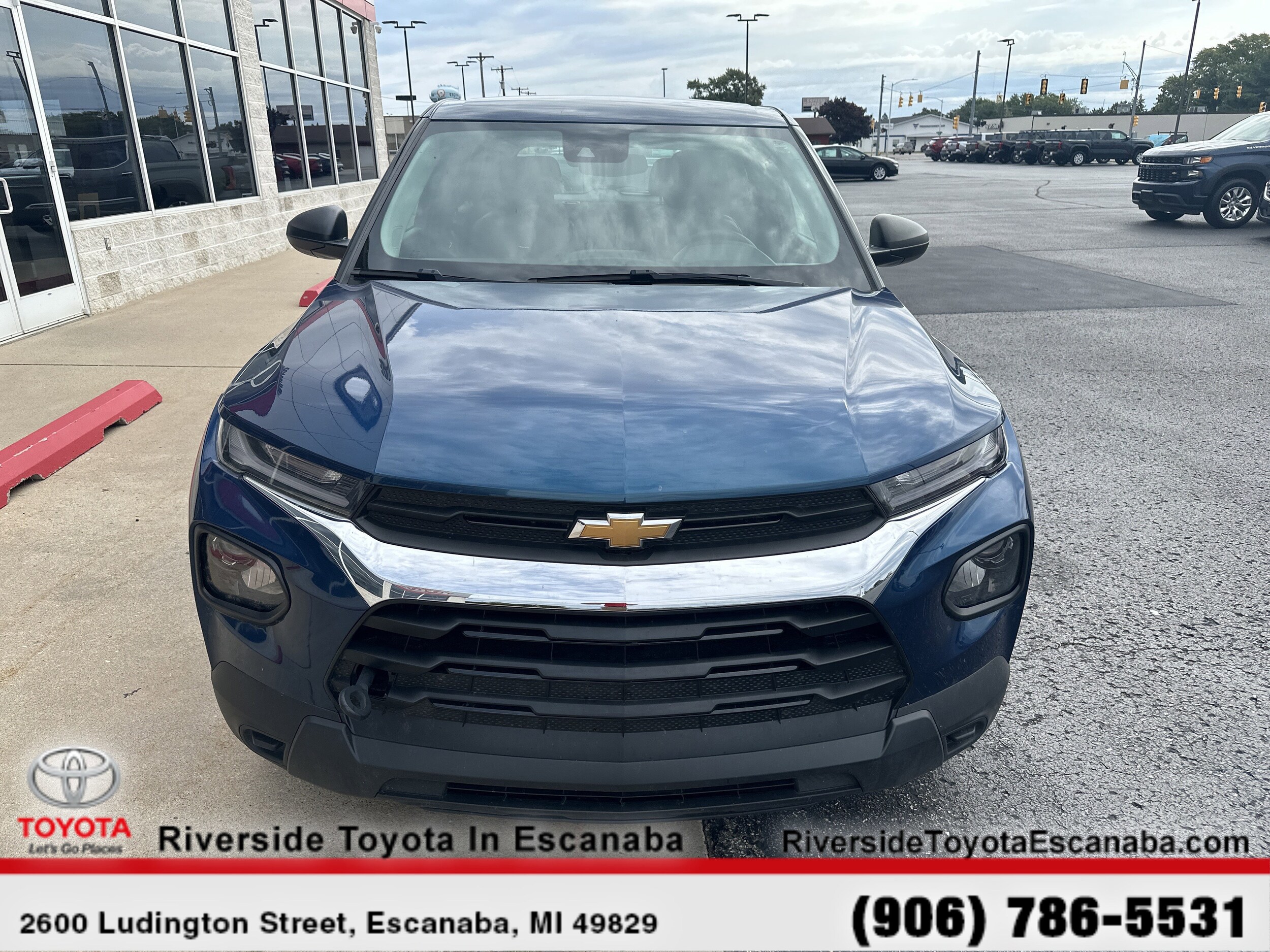 2021 Chevrolet Trailblazer LS photo 2