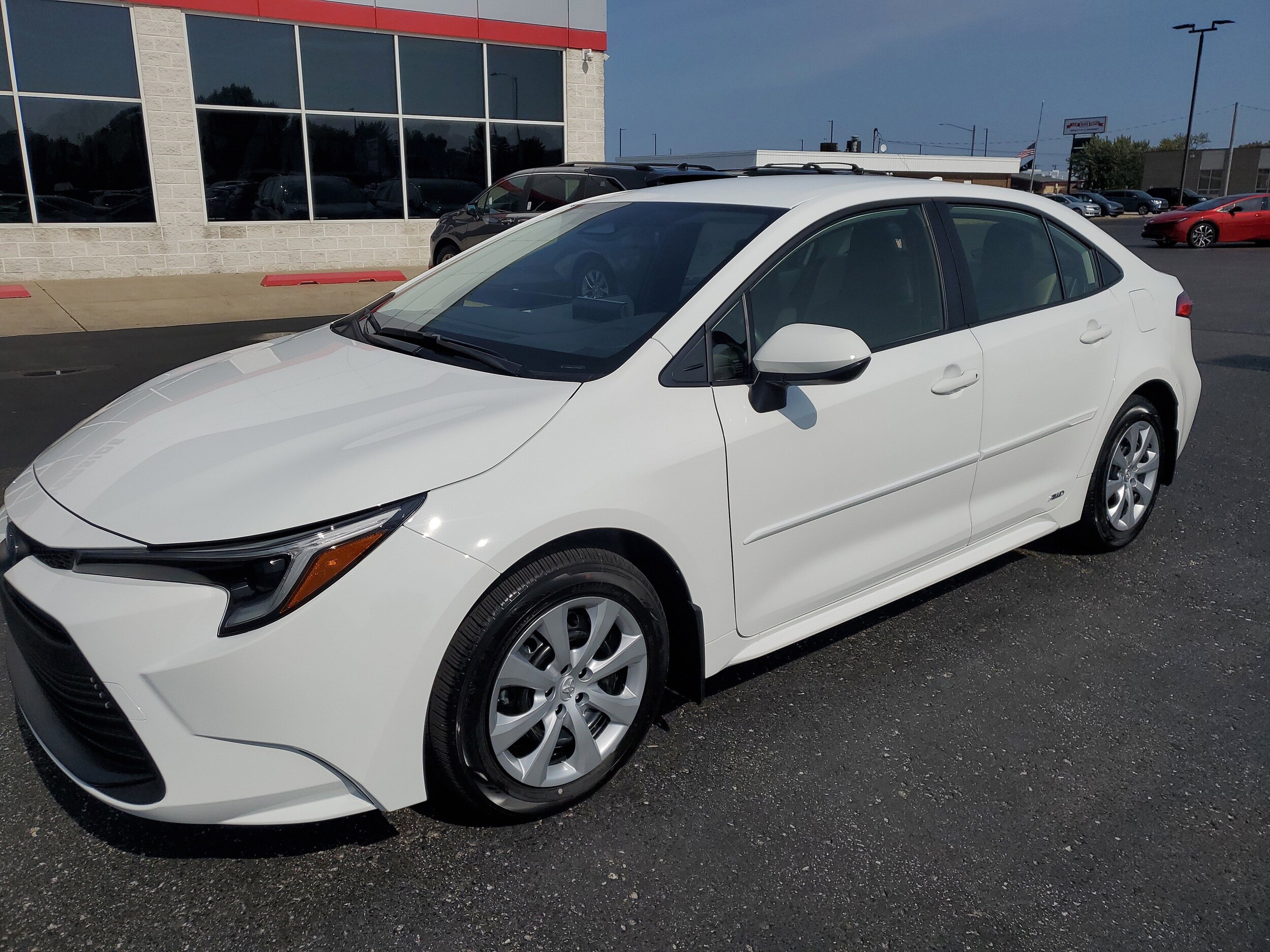 2025 Toyota Corolla Hybrid LE photo 3