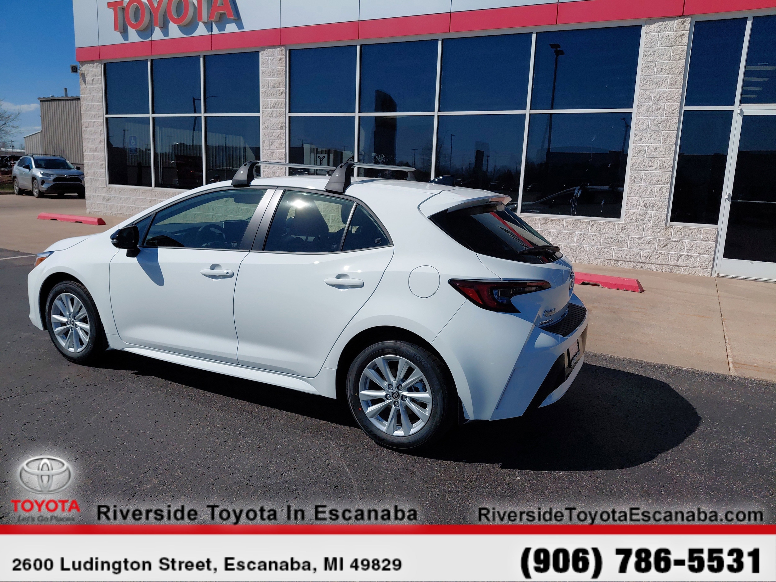 2026 Toyota Corolla Hatchback SE - Photo 6