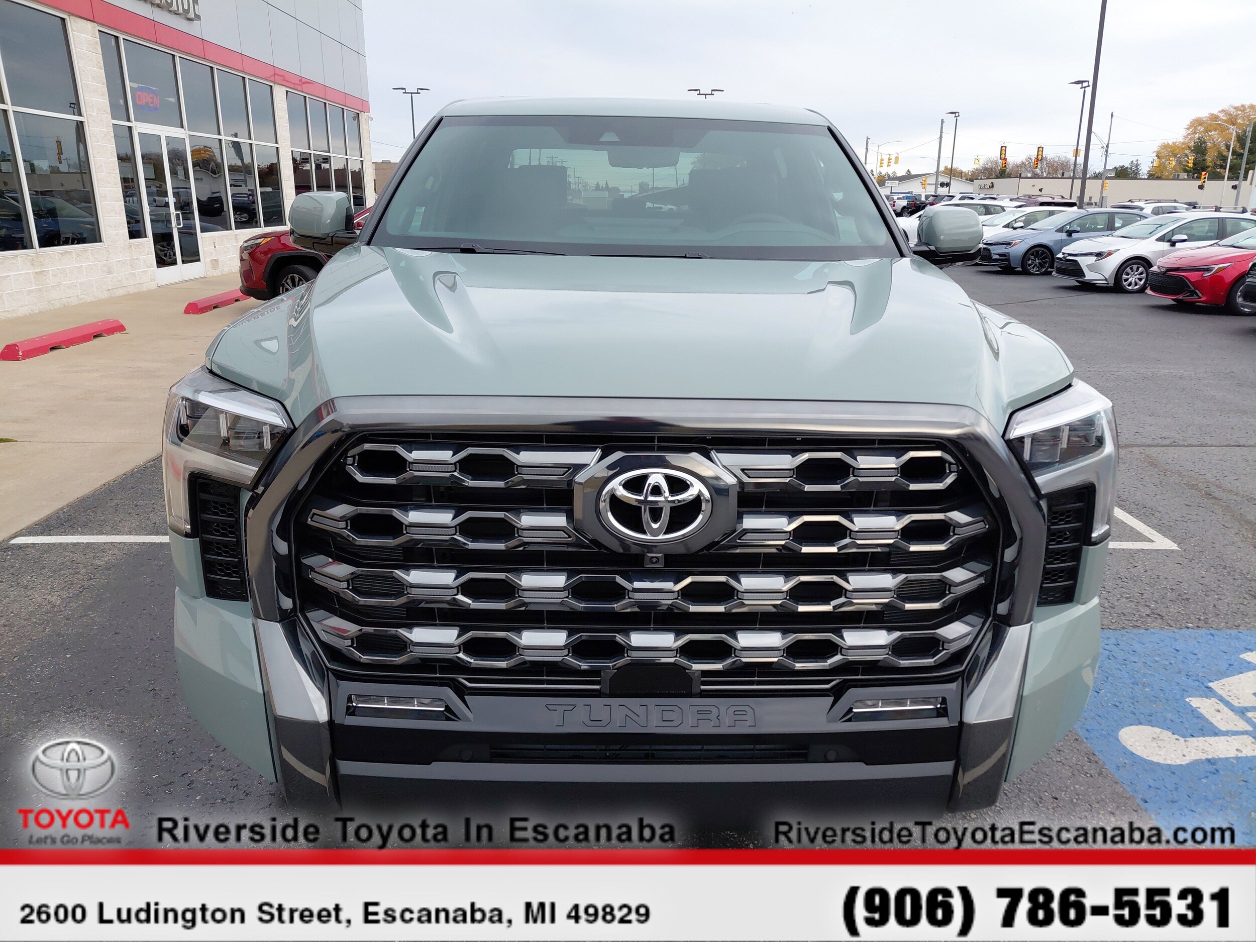 2026 Toyota Tundra Platinum photo 2