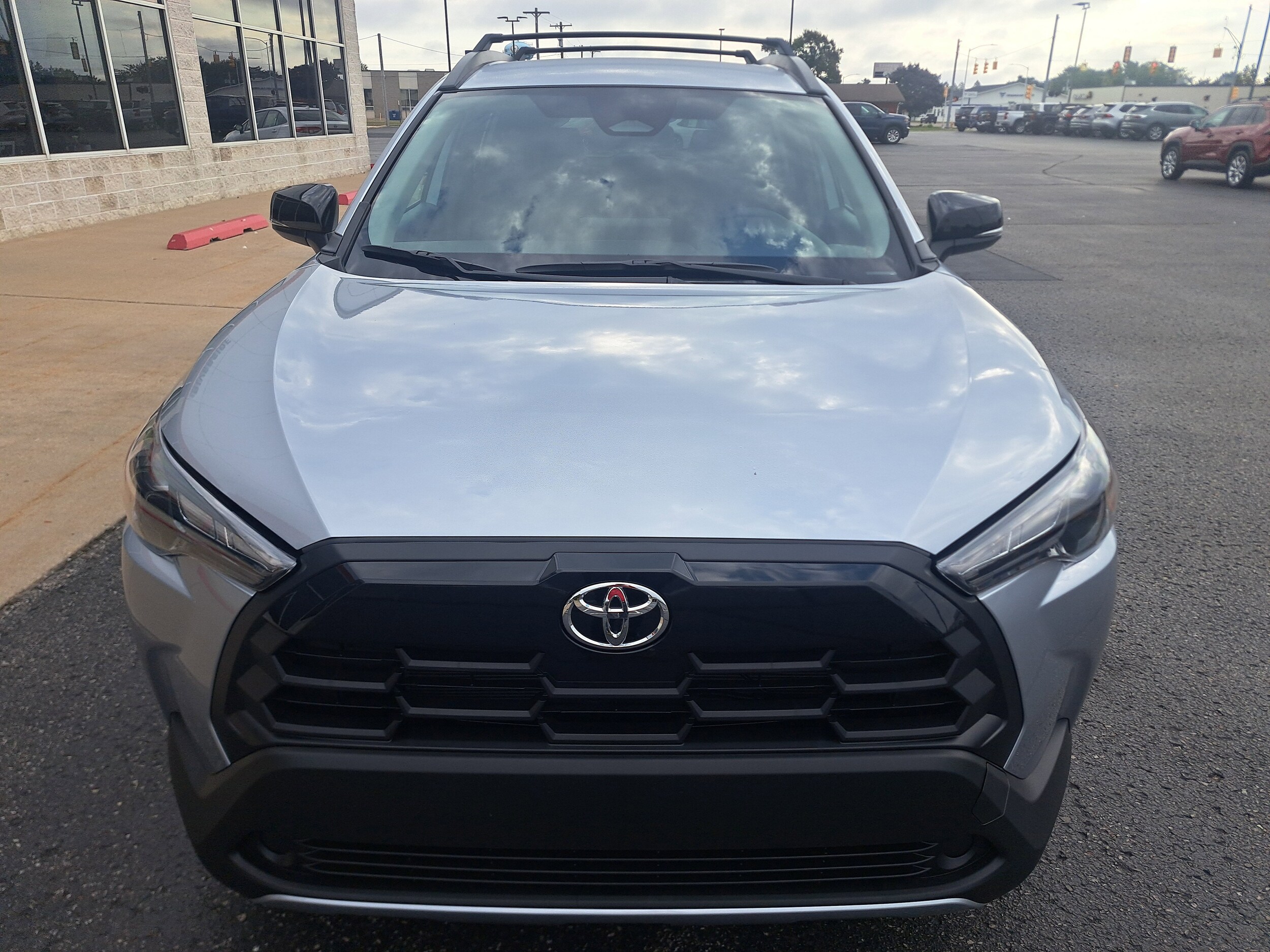 2026 Toyota Corolla Cross LE photo 2