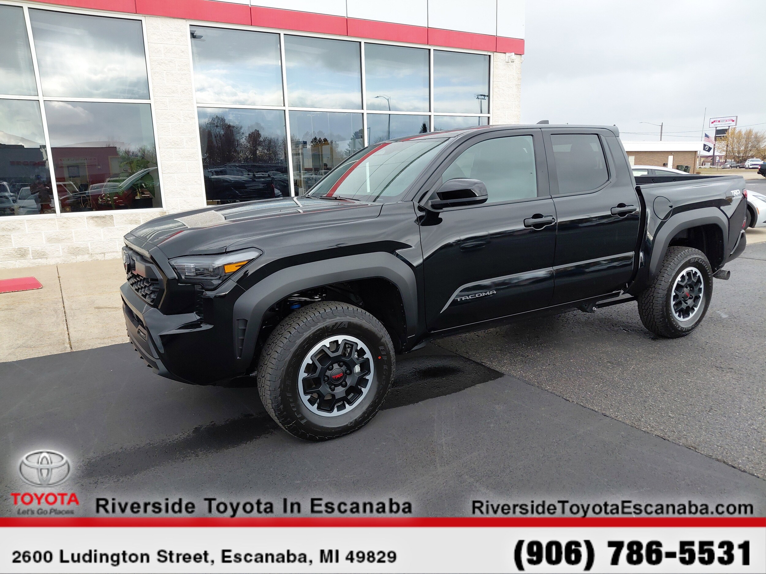 2025 Toyota Tacoma TRD photo 3