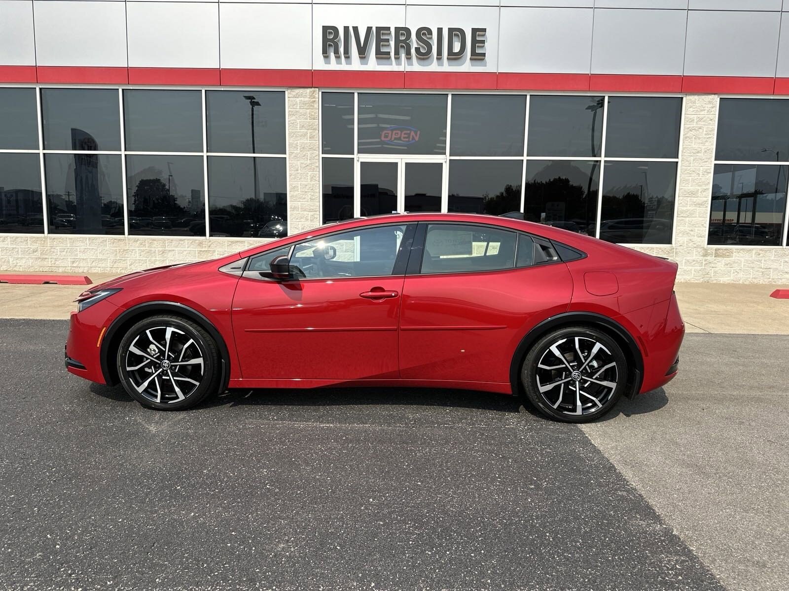 2024 Toyota Prius Prime XSE Premium photo 4