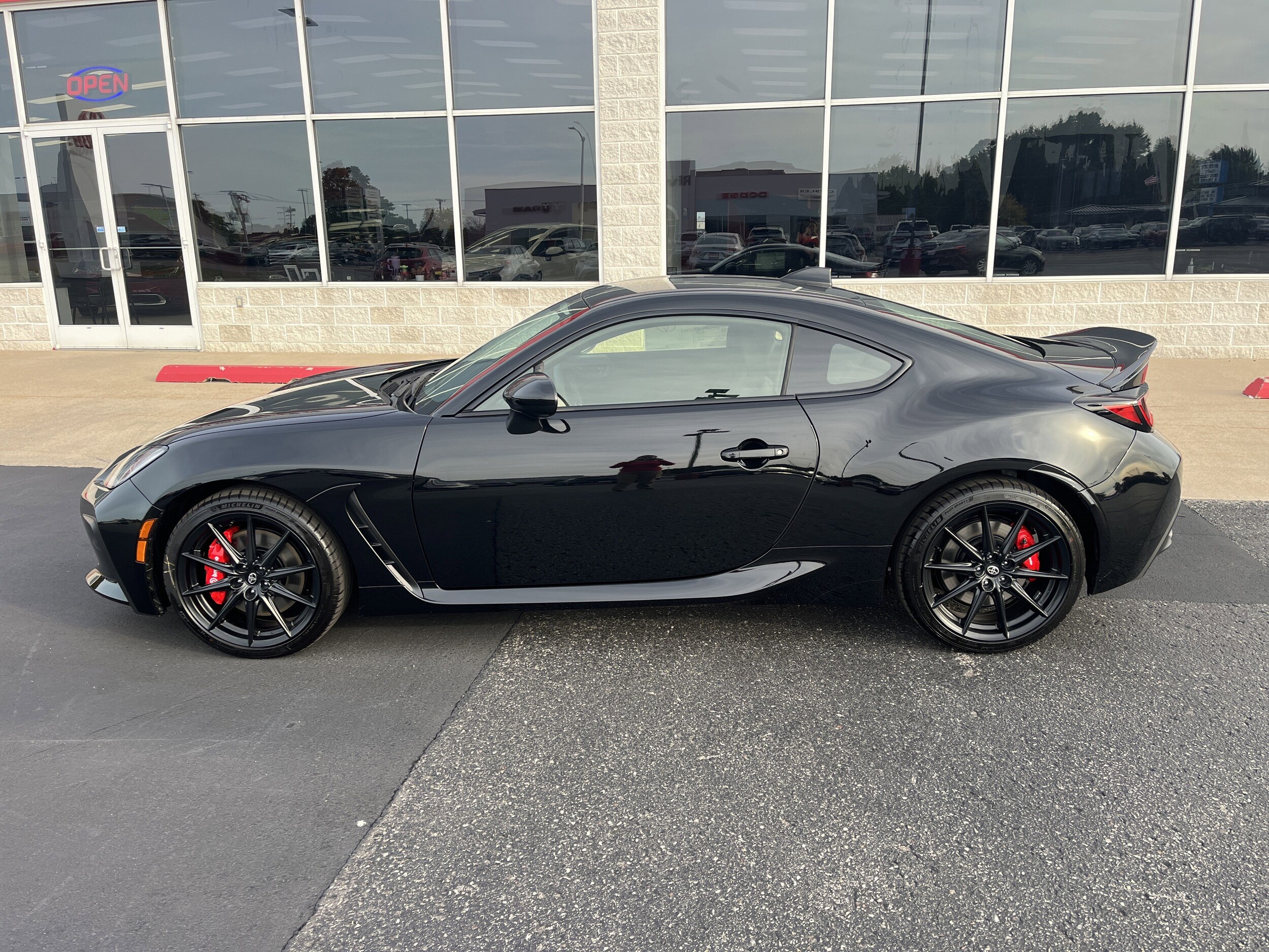 2025 Toyota GR86 Premium photo 4