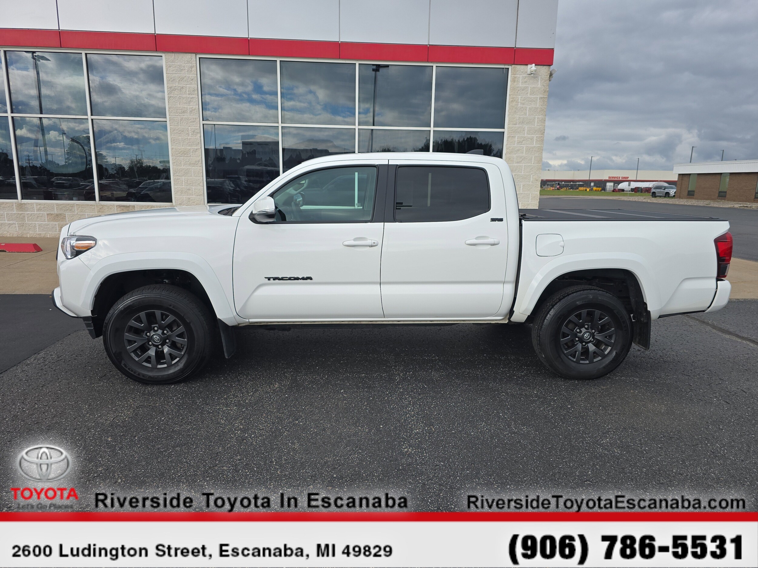 2023 Toyota Tacoma SR5 V6 photo 4