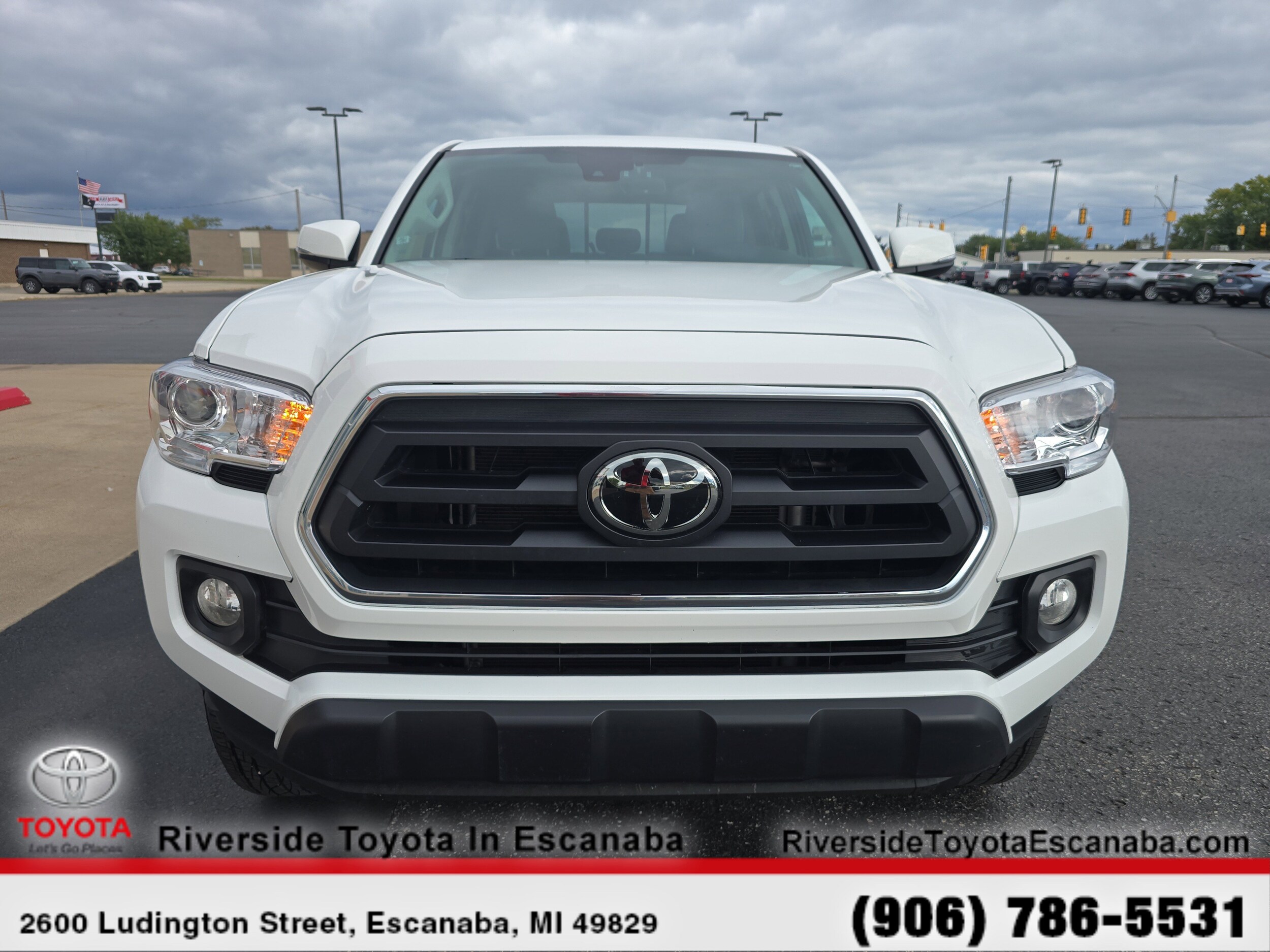 2023 Toyota Tacoma SR5 V6 photo 2