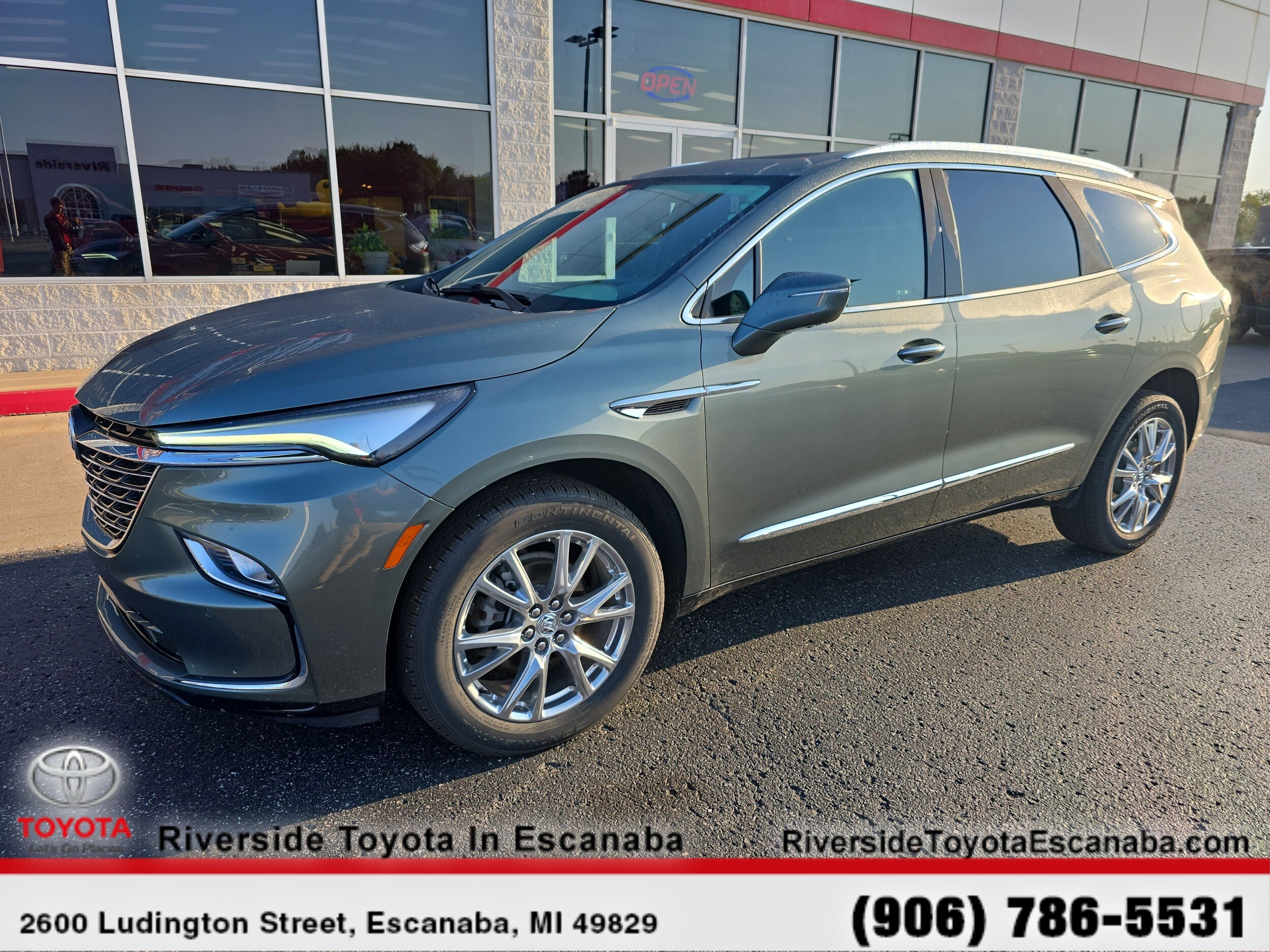 2023 Buick Enclave Premium photo 3