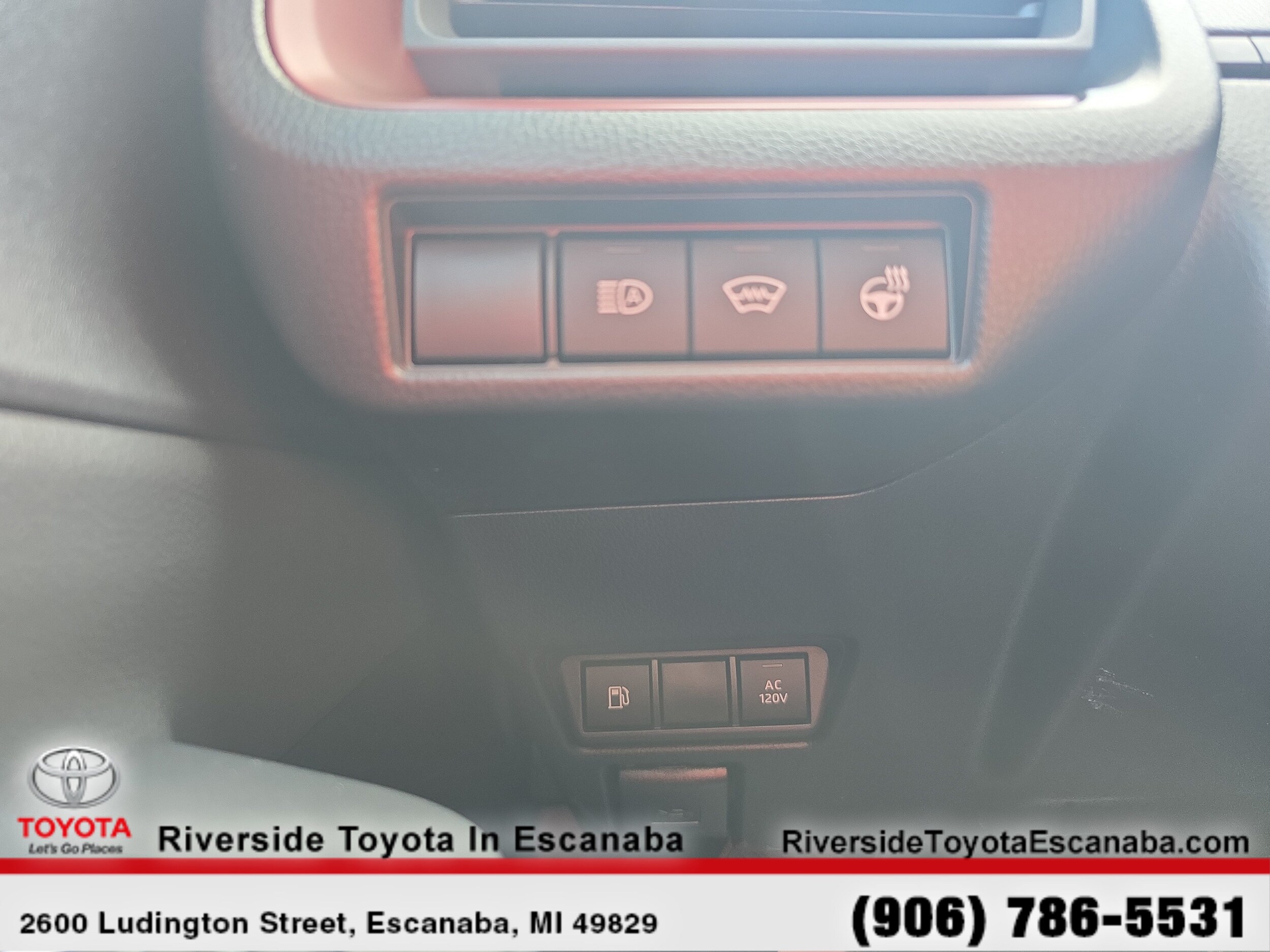2026 Toyota Prius Plug-in Hybrid XSE - Photo 31