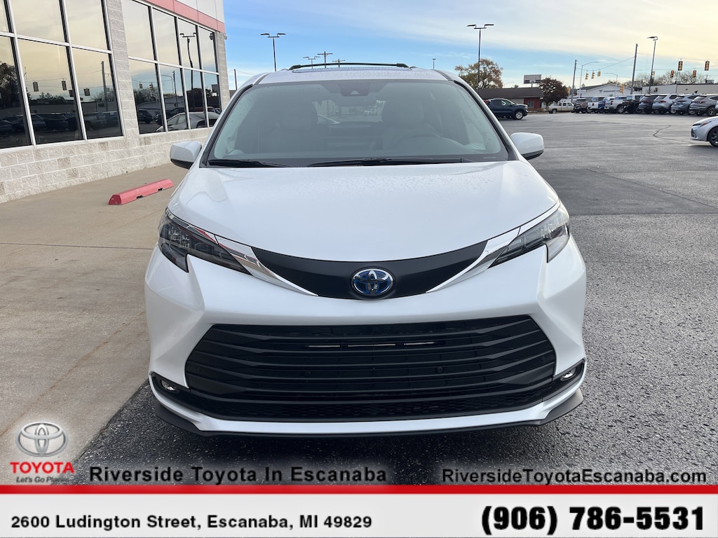 New 2025 Toyota Sienna XLE 7 Passenger Van Passenger Van