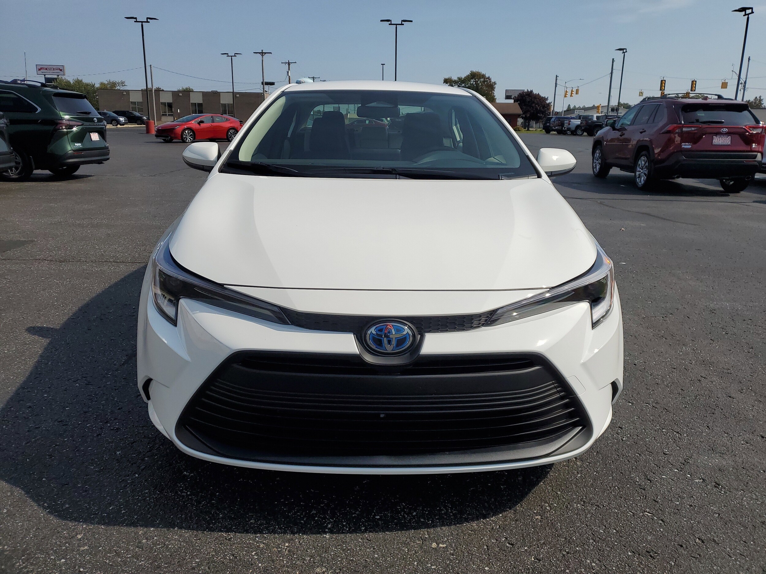 2025 Toyota Corolla Hybrid LE photo 2