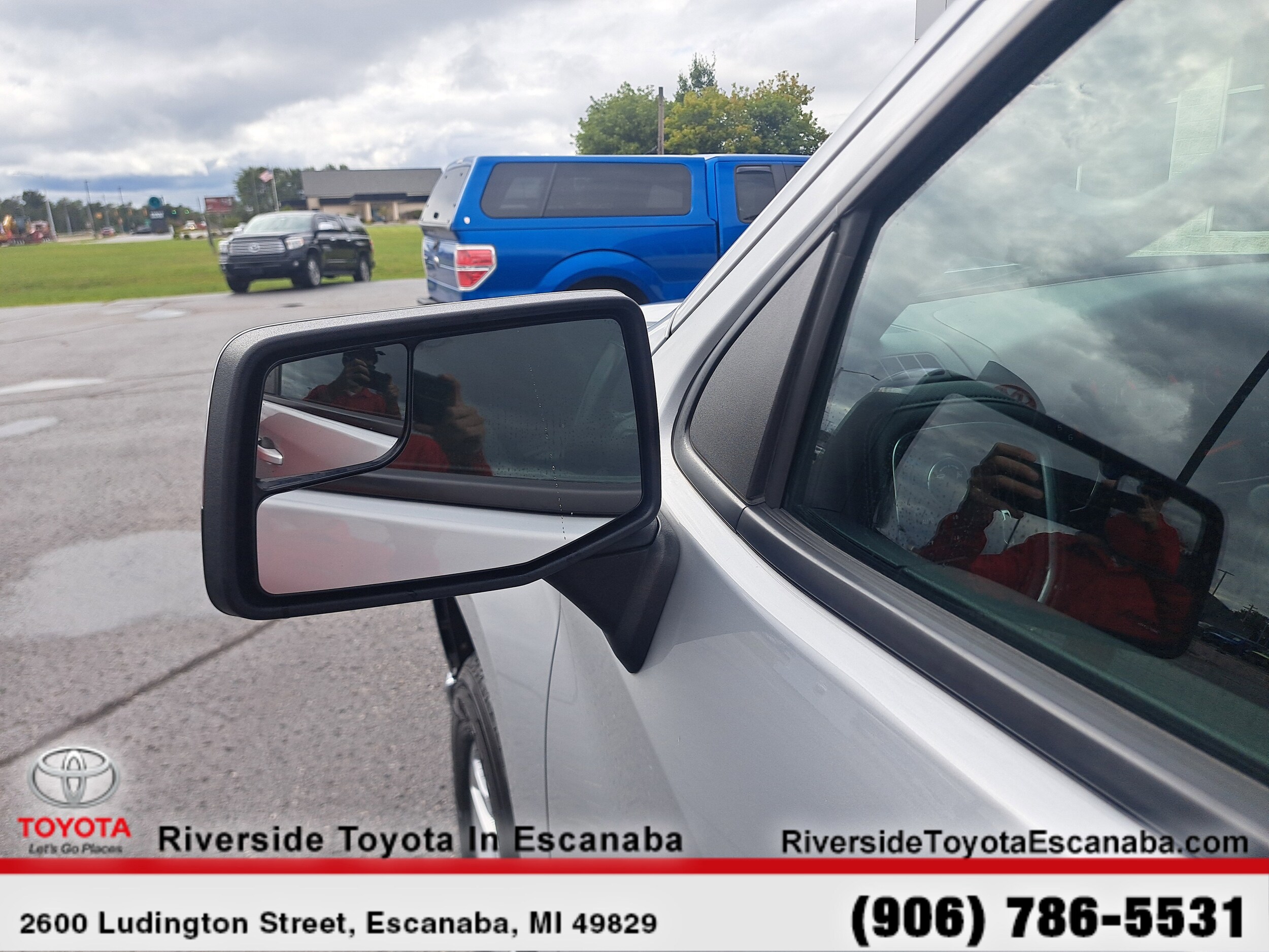2019 Chevrolet Silverado 1500 LT photo 2
