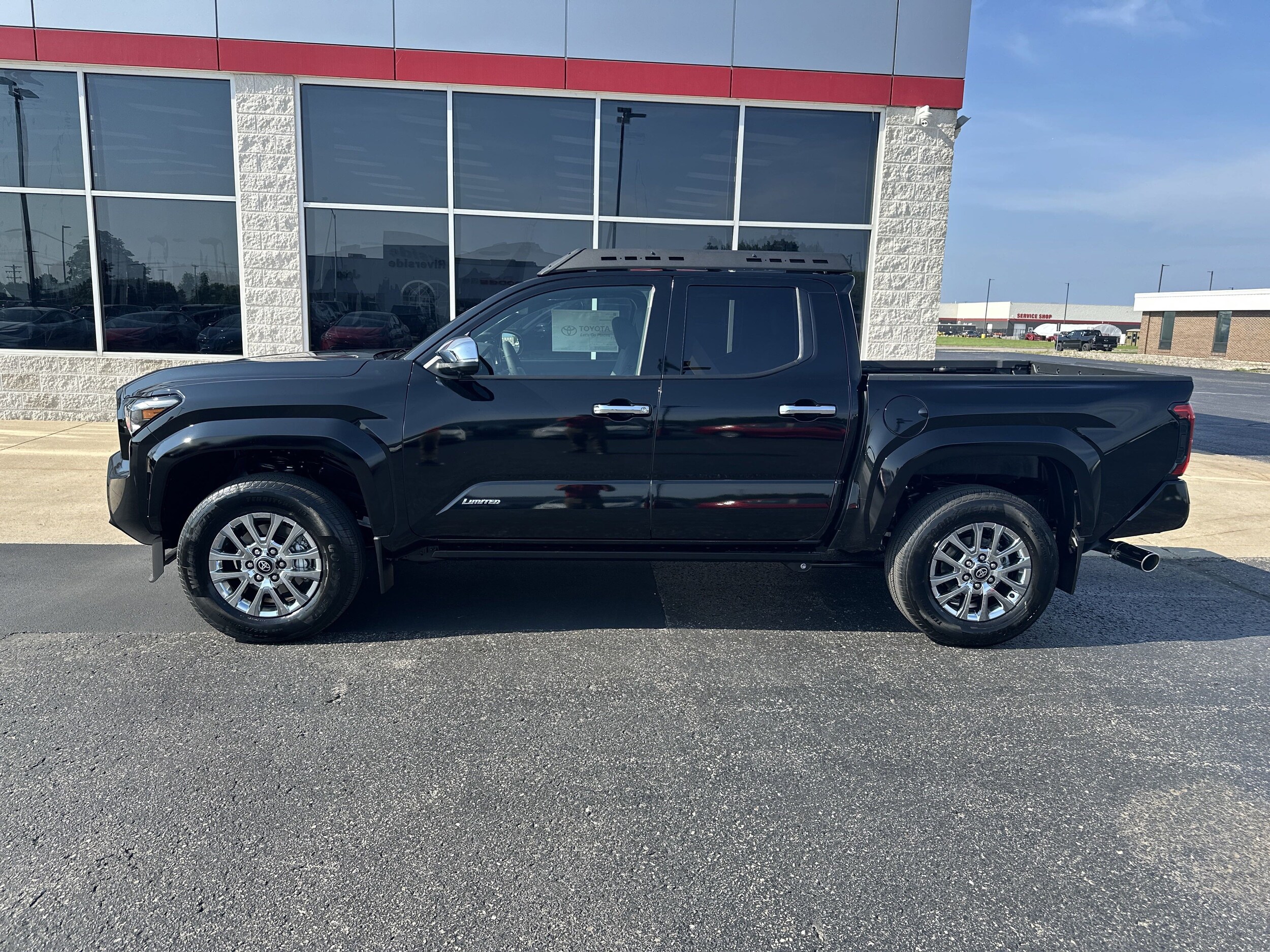 2025 Toyota Tacoma Limited photo 4