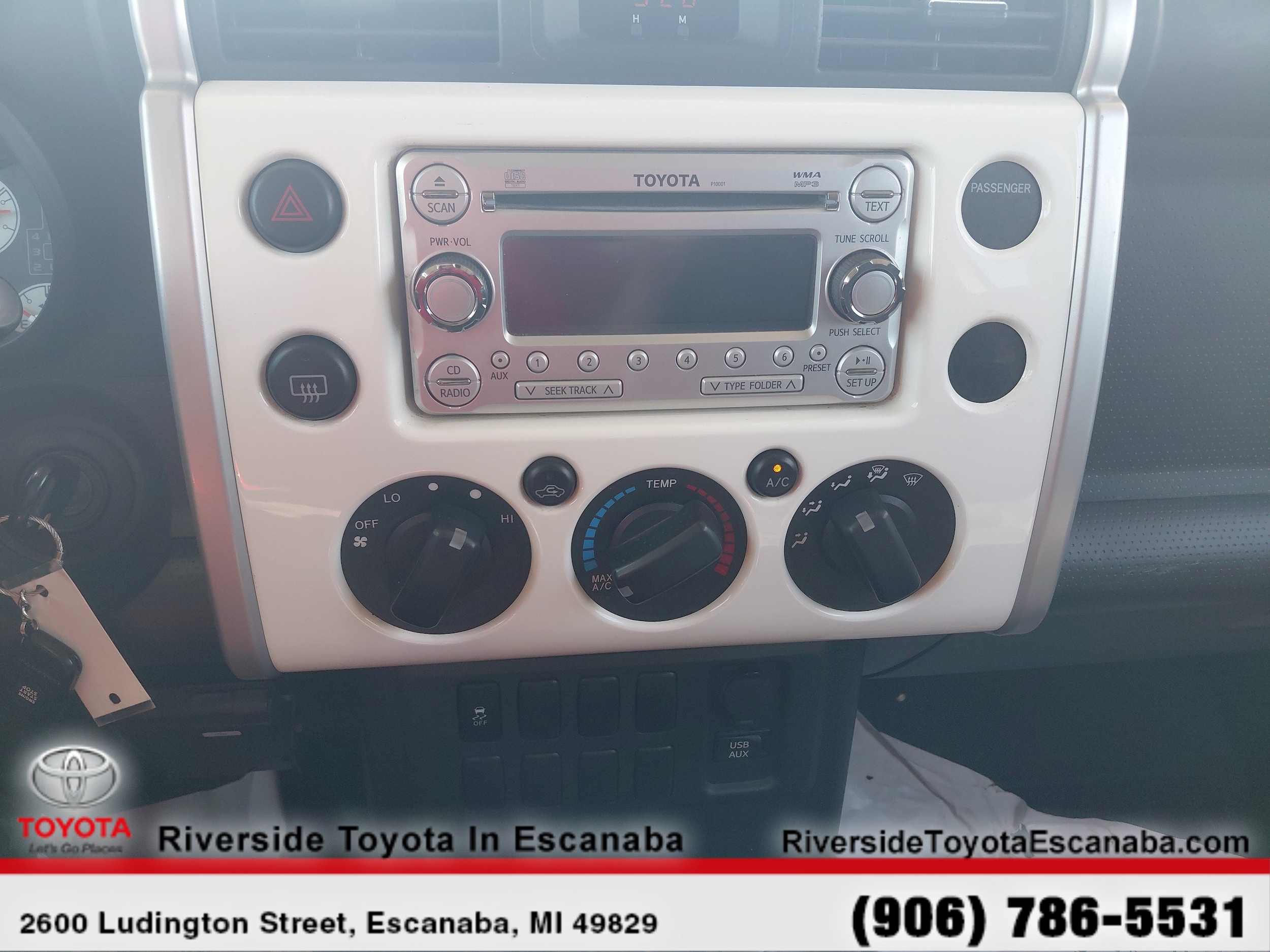 2013 Toyota FJ Cruiser Base - Photo 17