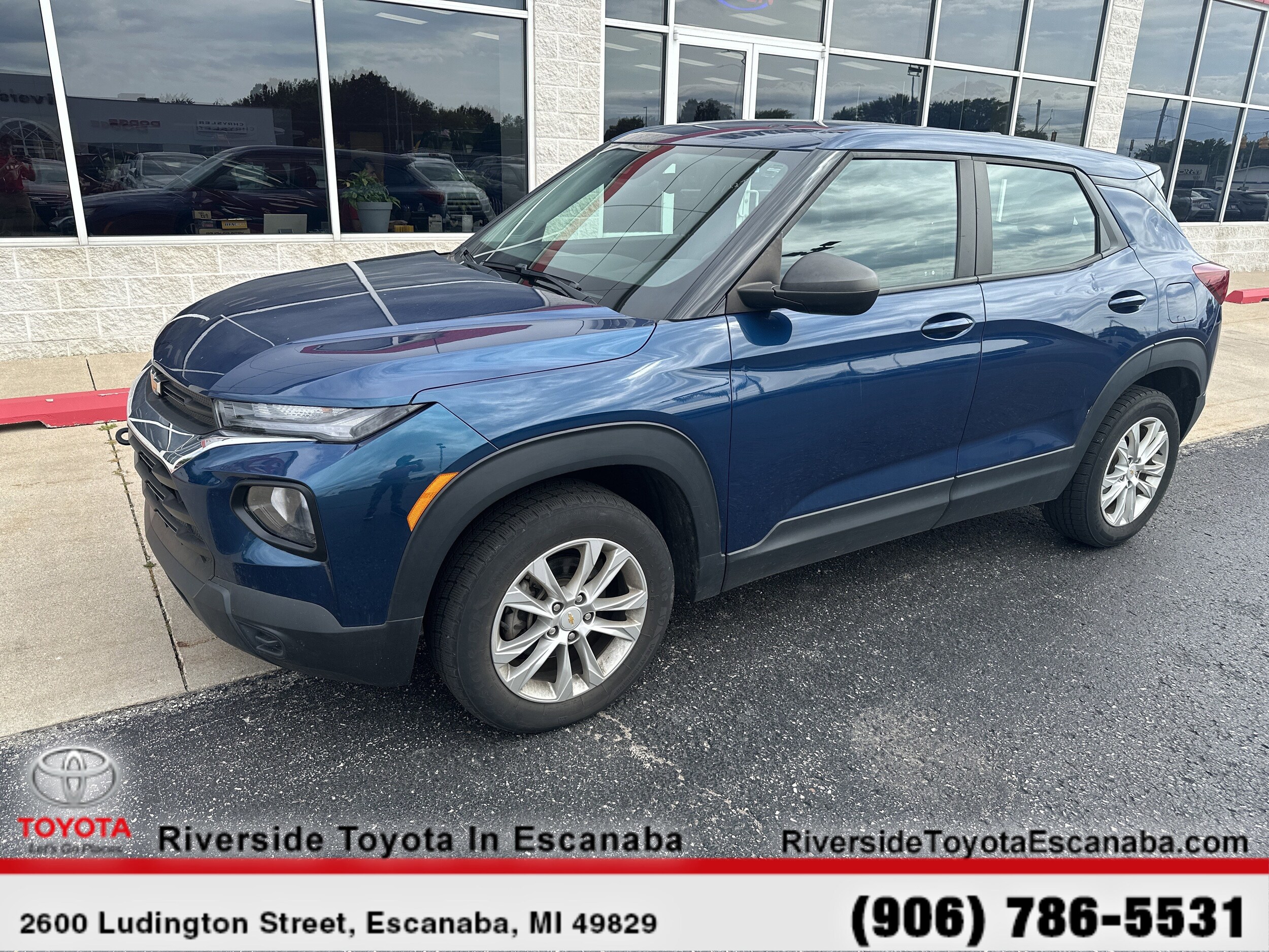 2021 Chevrolet Trailblazer LS photo 3