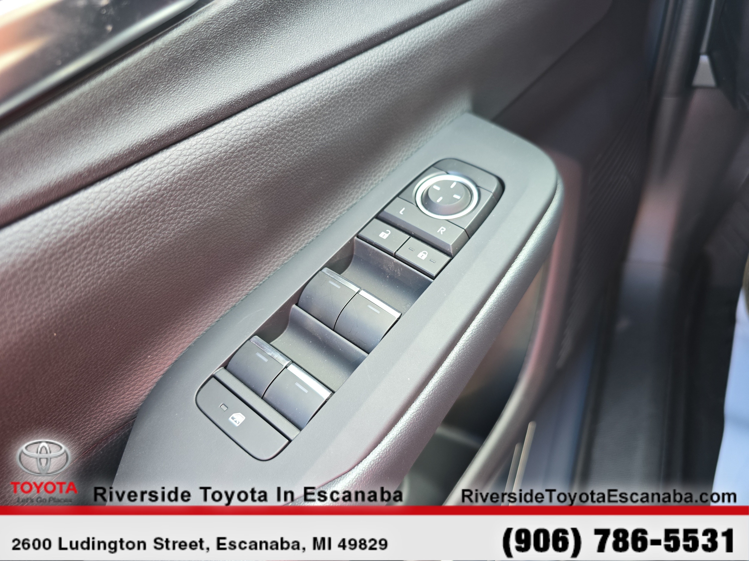 2026 Toyota Prius Plug-in Hybrid XSE - Photo 24