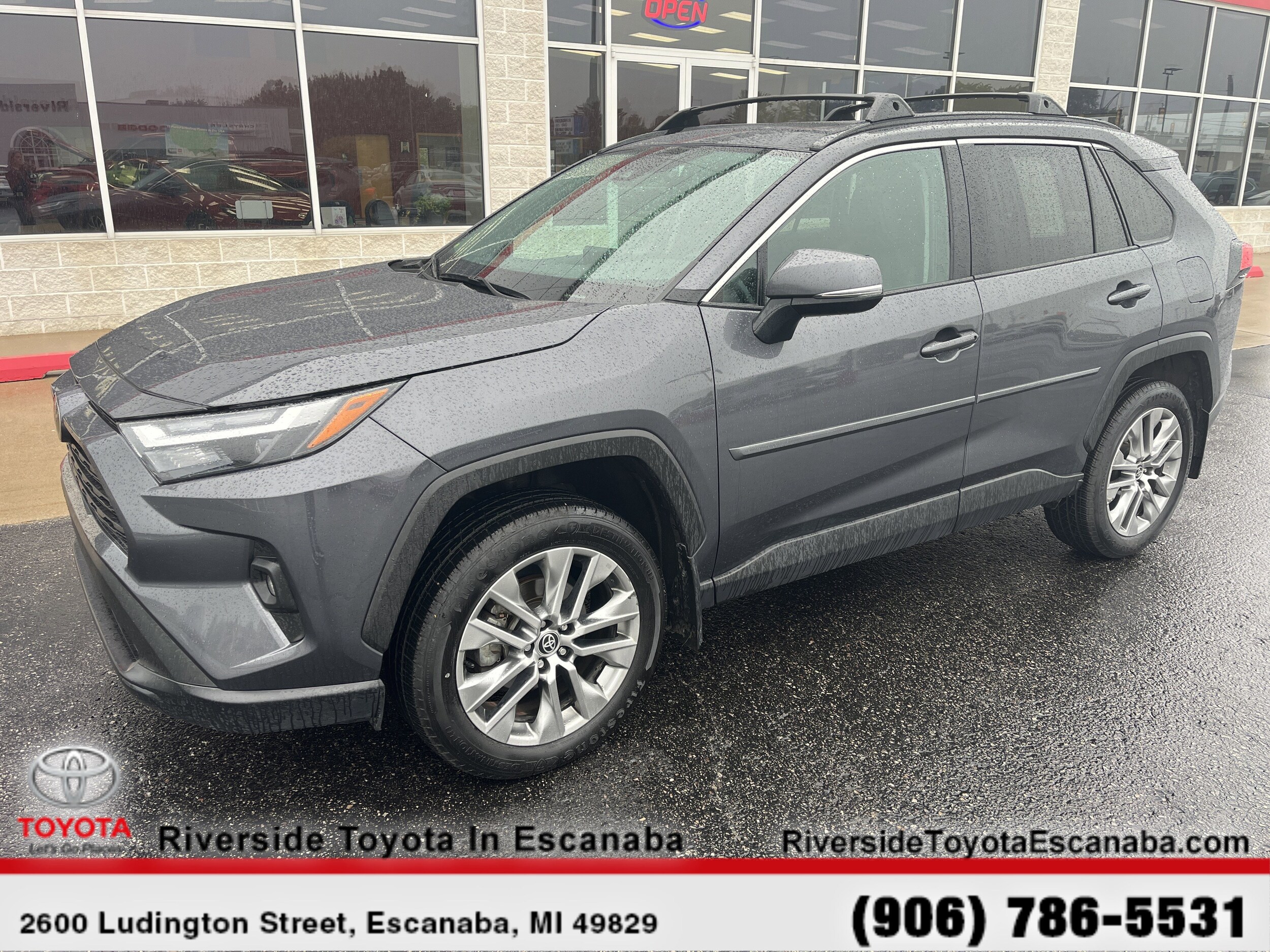 2022 Toyota RAV4 XLE Premium photo 3