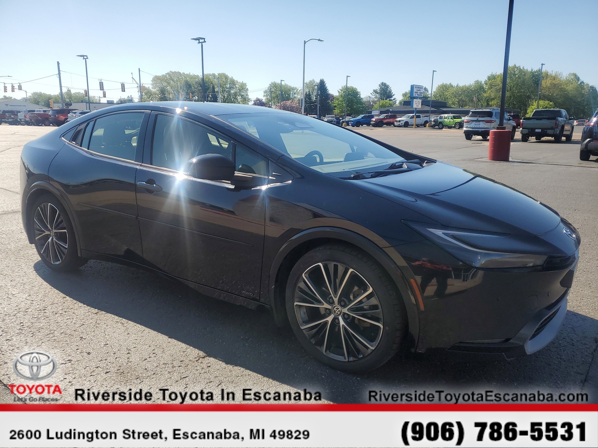 2023 Toyota Prius XLE AWD's photo