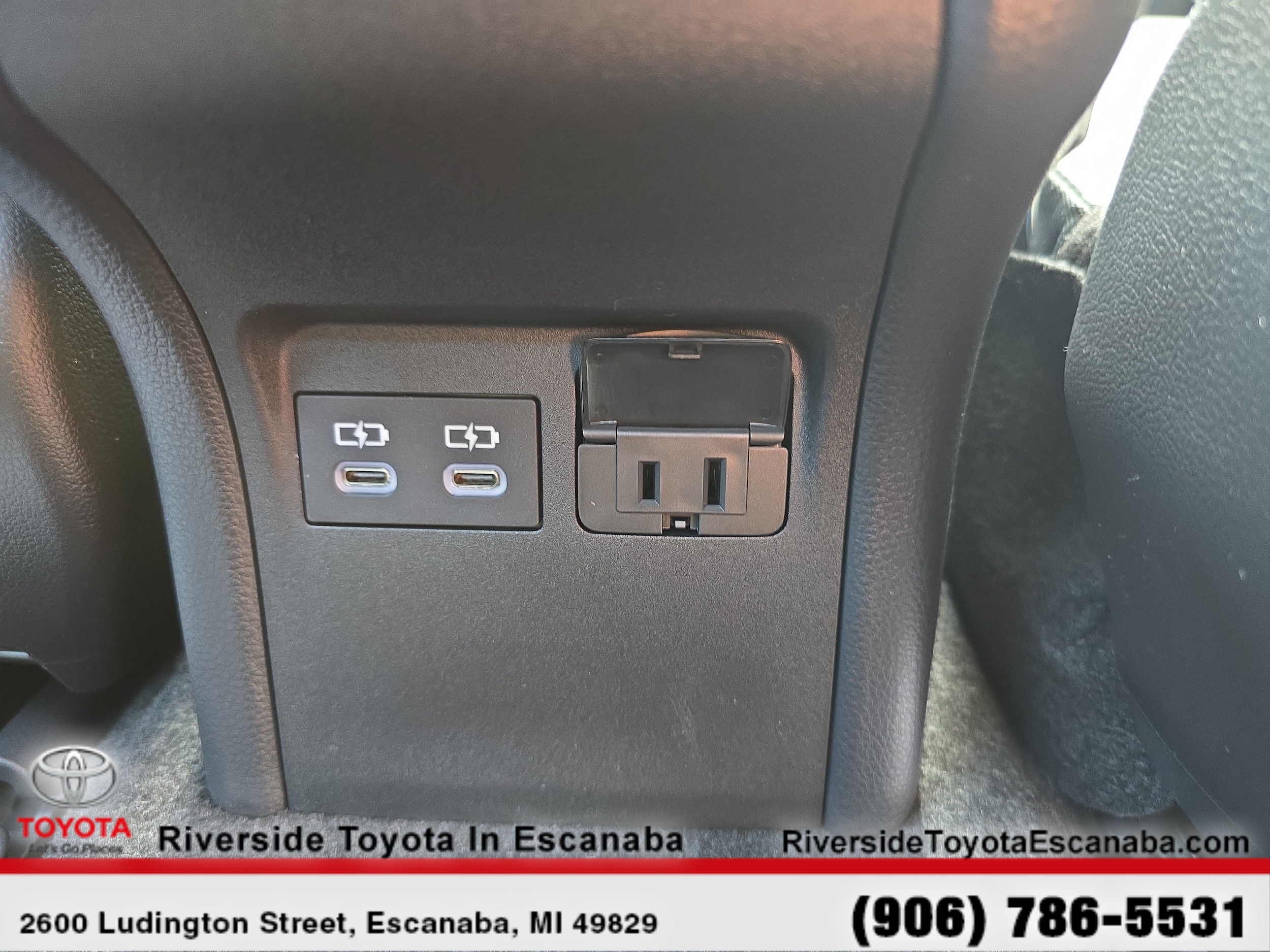2026 Toyota Prius Plug-in Hybrid XSE - Photo 29