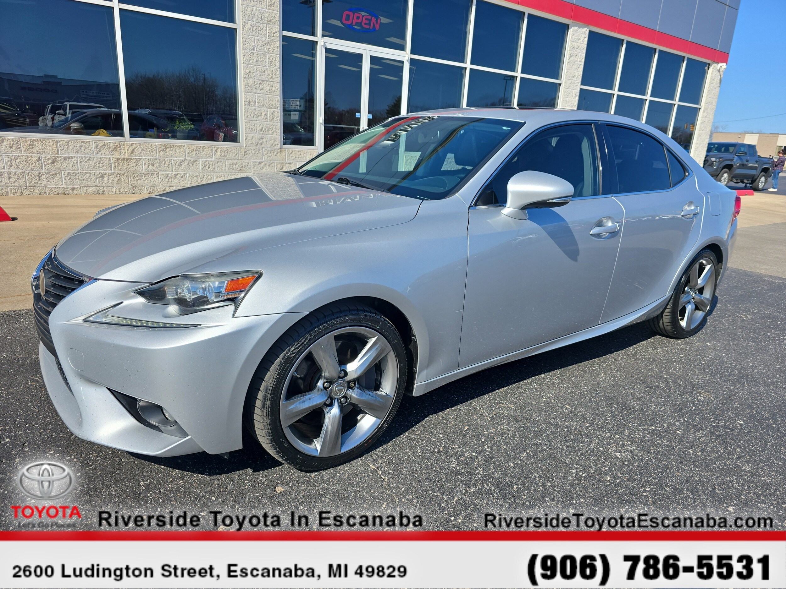 2014 Lexus IS 350 photo 3
