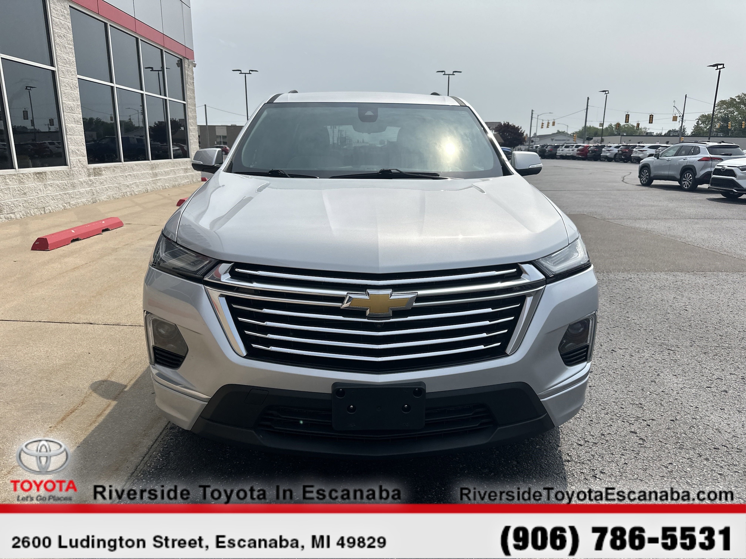 Certified 2022 Chevrolet Traverse Premier with VIN 1GNEVKKW6NJ141085 for sale in Escanaba, MI