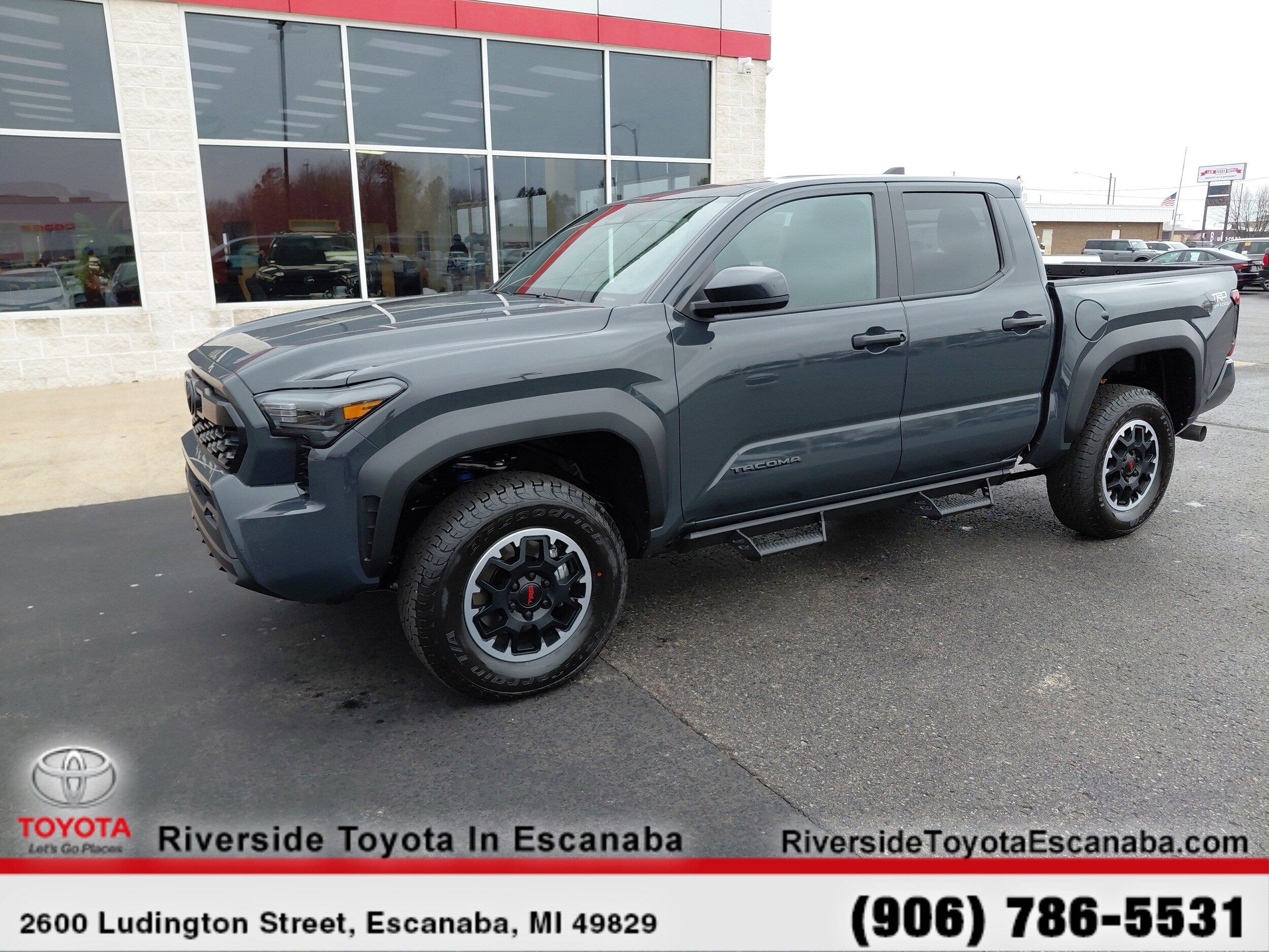 2025 Toyota Tacoma TRD photo 3