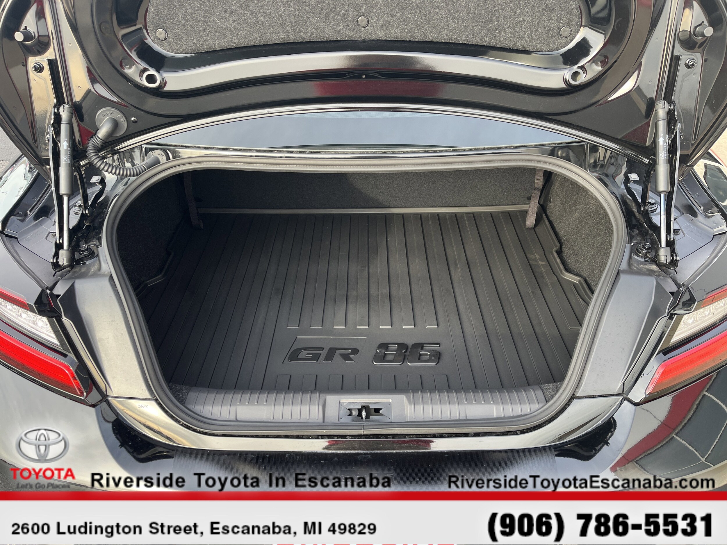2025 Toyota GR86 Premium - Photo 8