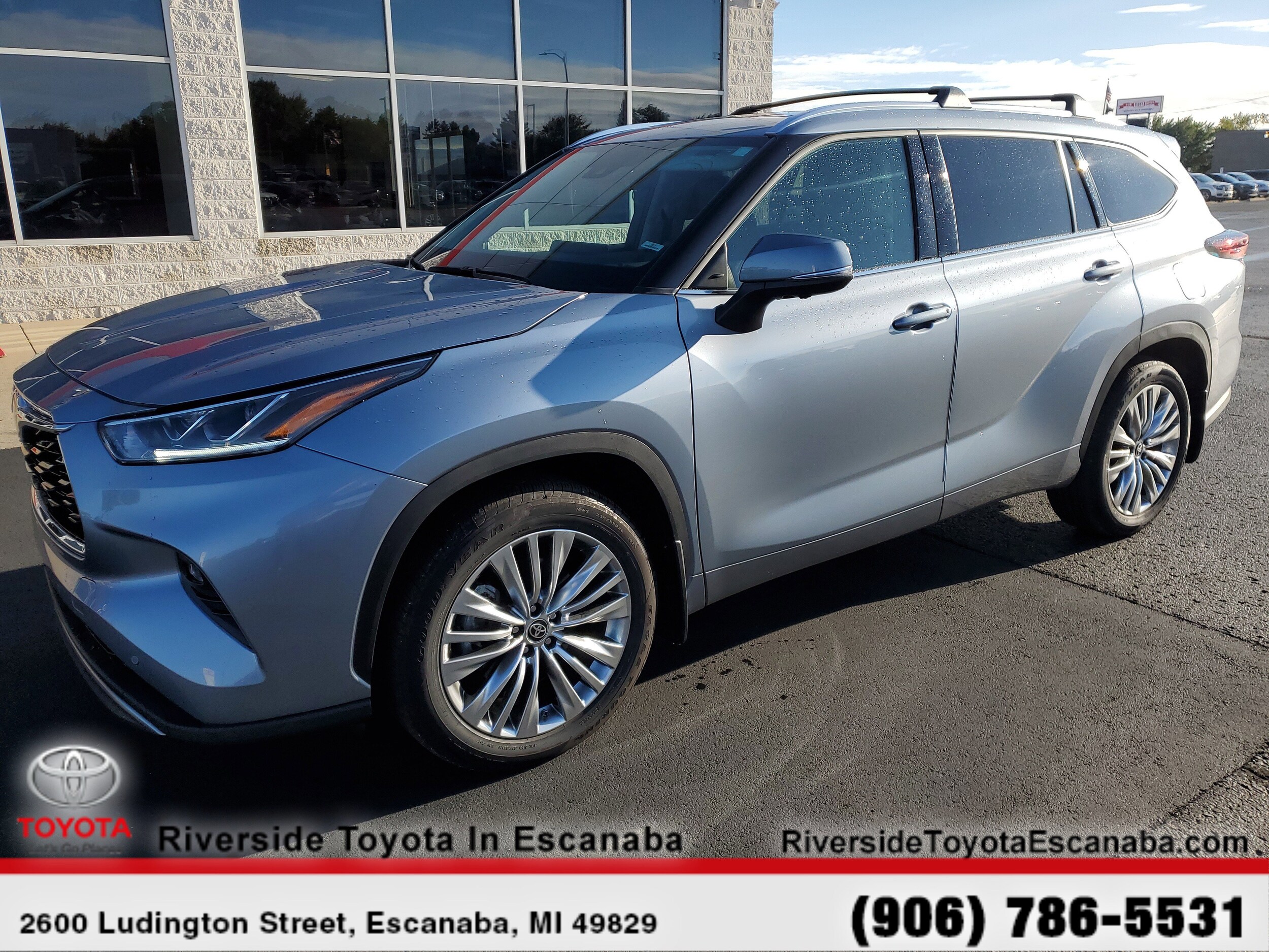 2024 Toyota Highlander Platinum photo 2