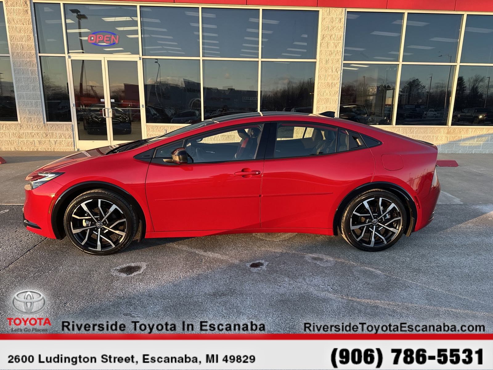 2024 Toyota Prius Prime XSE Premium photo 4