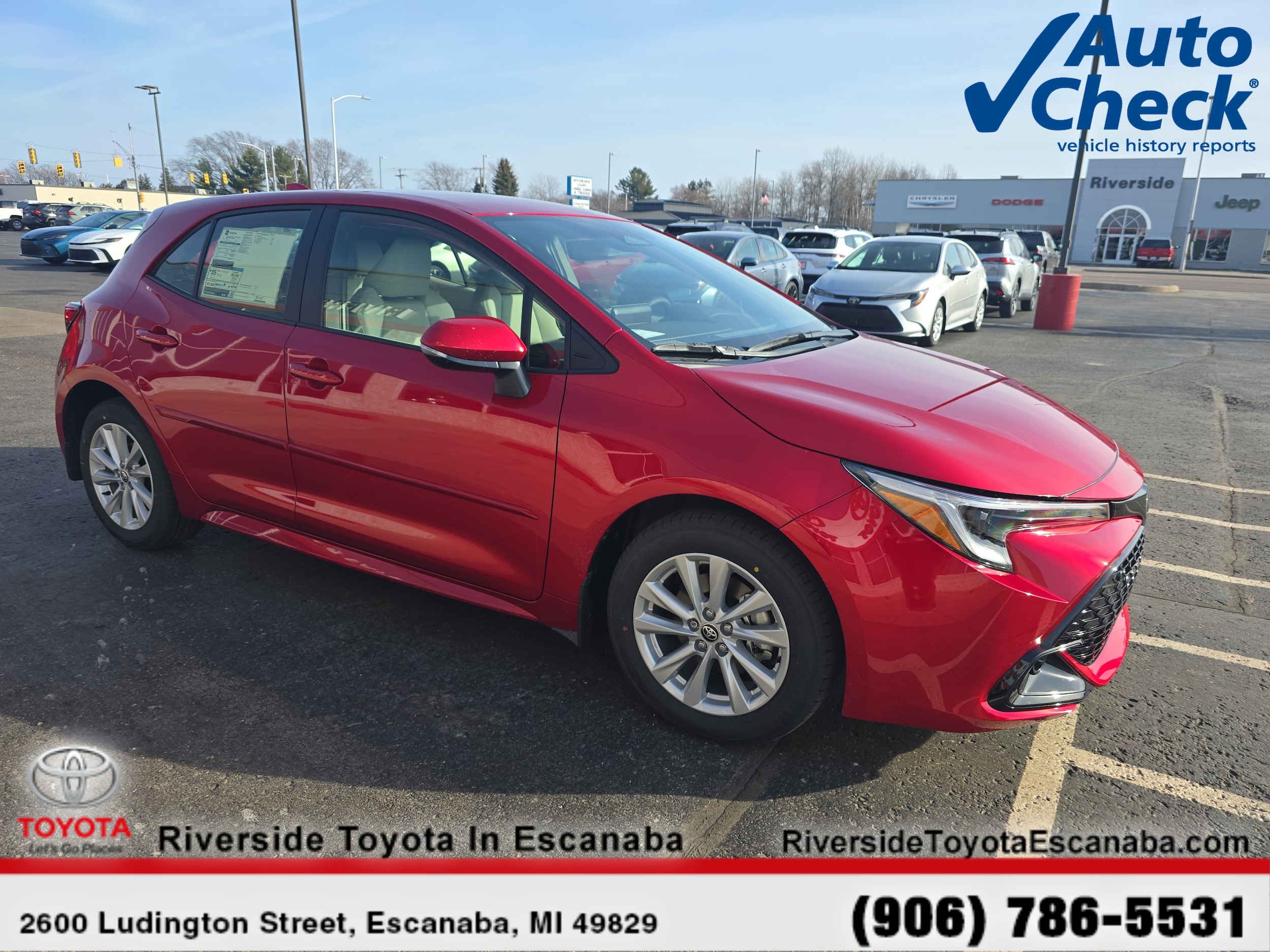 2025 Toyota Corolla Hatchback SE's photo