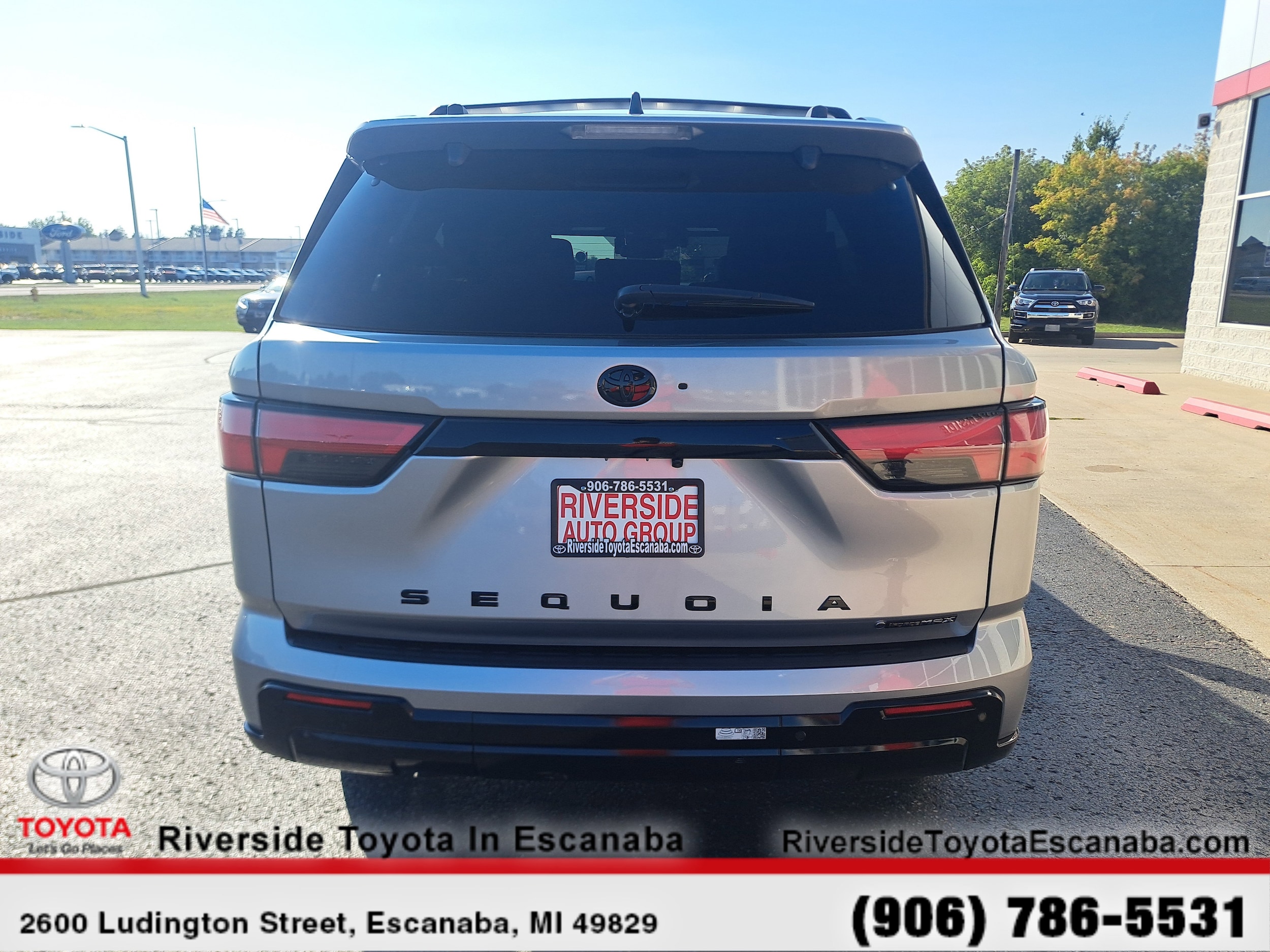 2026 Toyota Sequoia Platinum - Photo 6