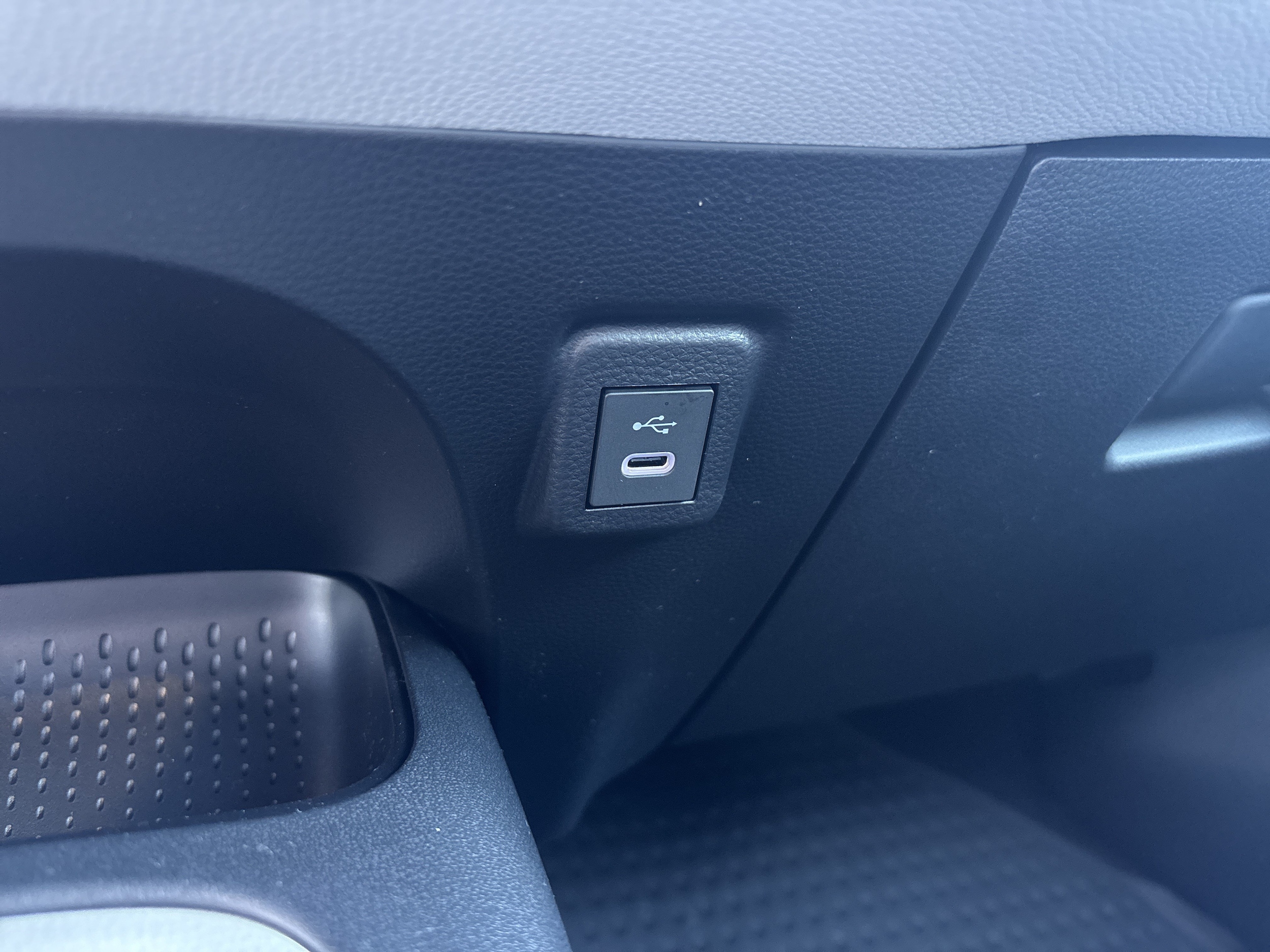2026 Toyota Corolla LE - Photo 18