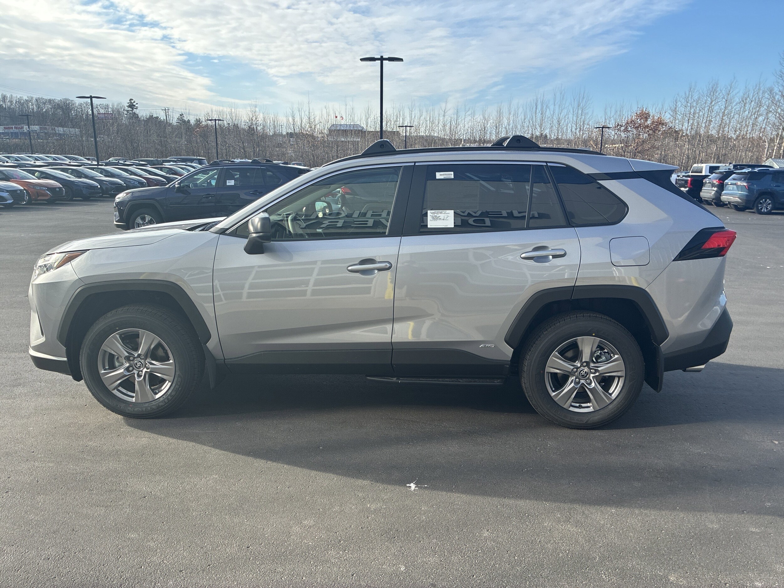 2025 Toyota RAV4 Hybrid LE photo 2