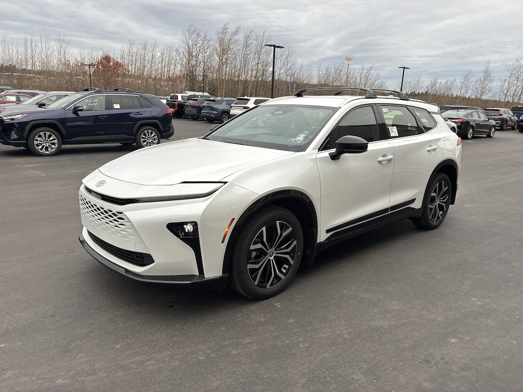 New 2025 Toyota Crown Signia XLE AWD