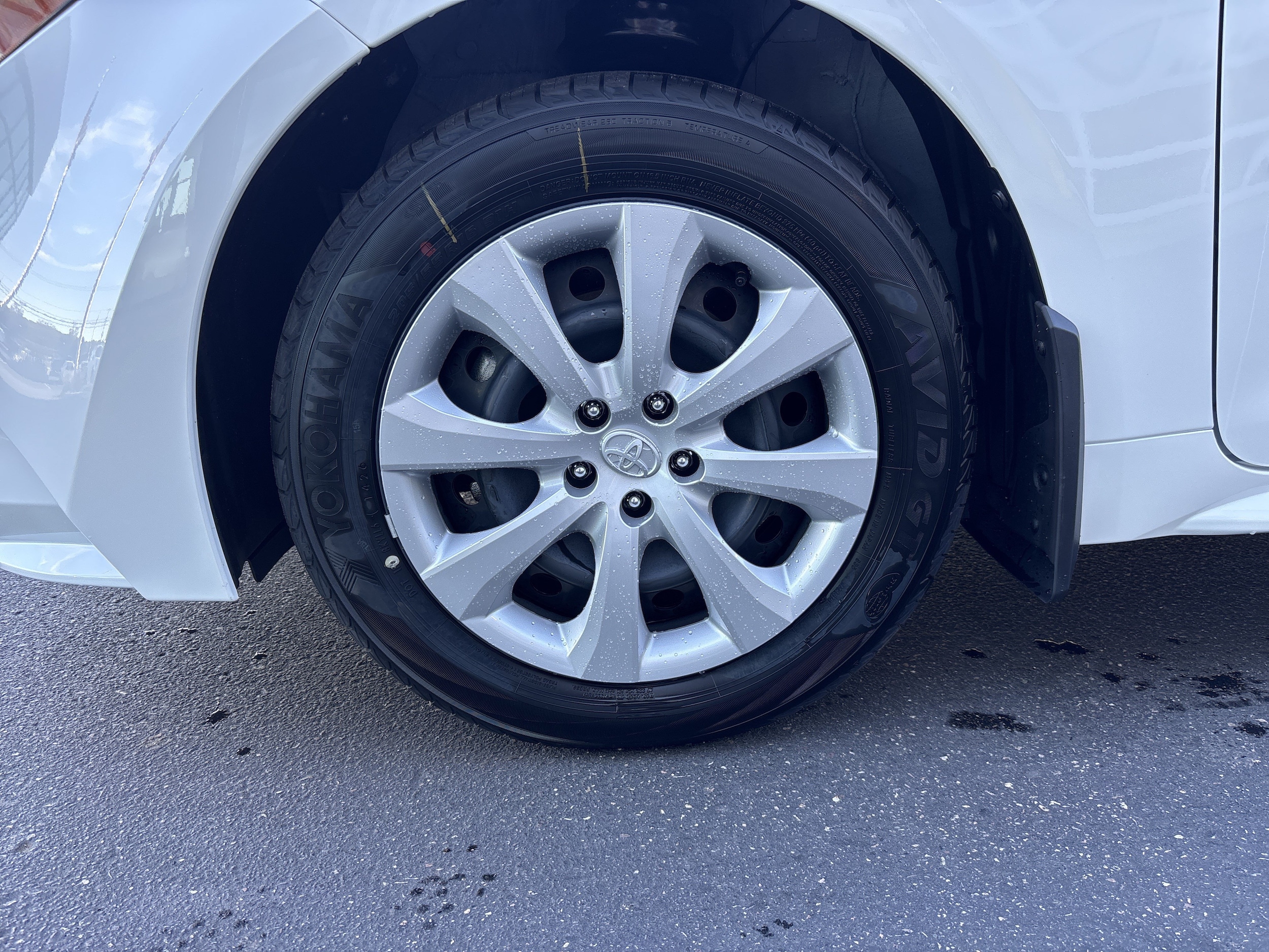 2026 Toyota Corolla LE - Photo 11