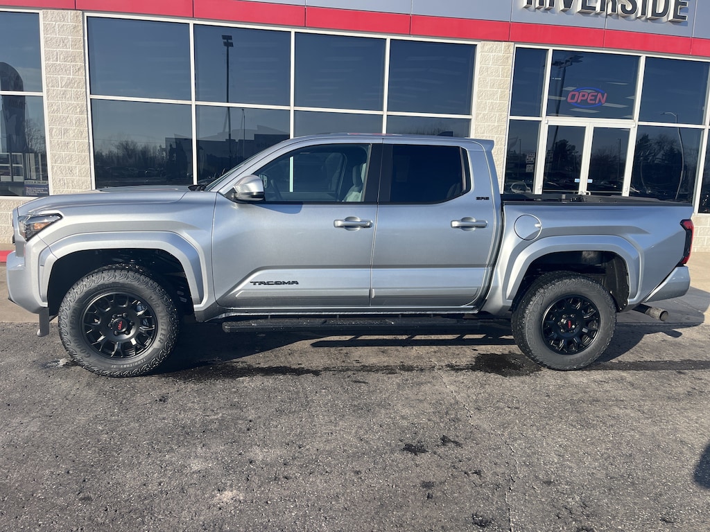 New 2026 Toyota Tacoma SR5 Double Cab 5 Bed AT