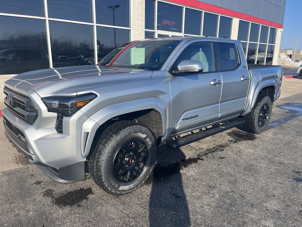 New 2026 Toyota Tacoma SR5 Double Cab 5 Bed AT