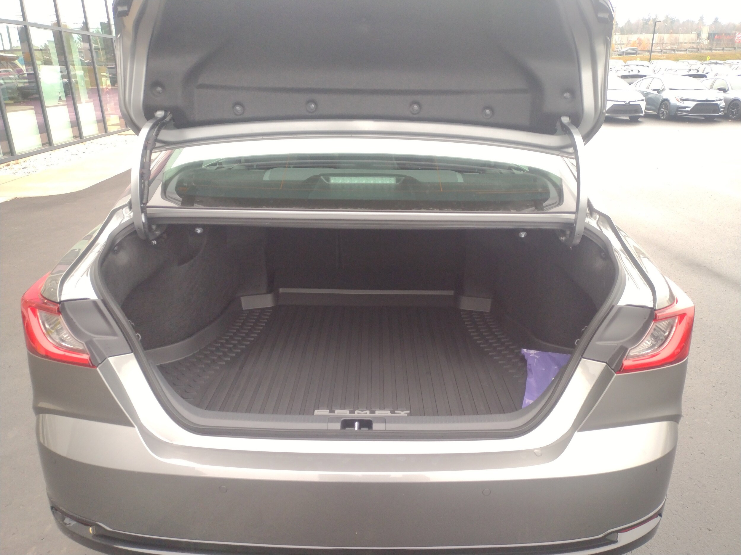 2026 Toyota Camry XLE - Photo 8