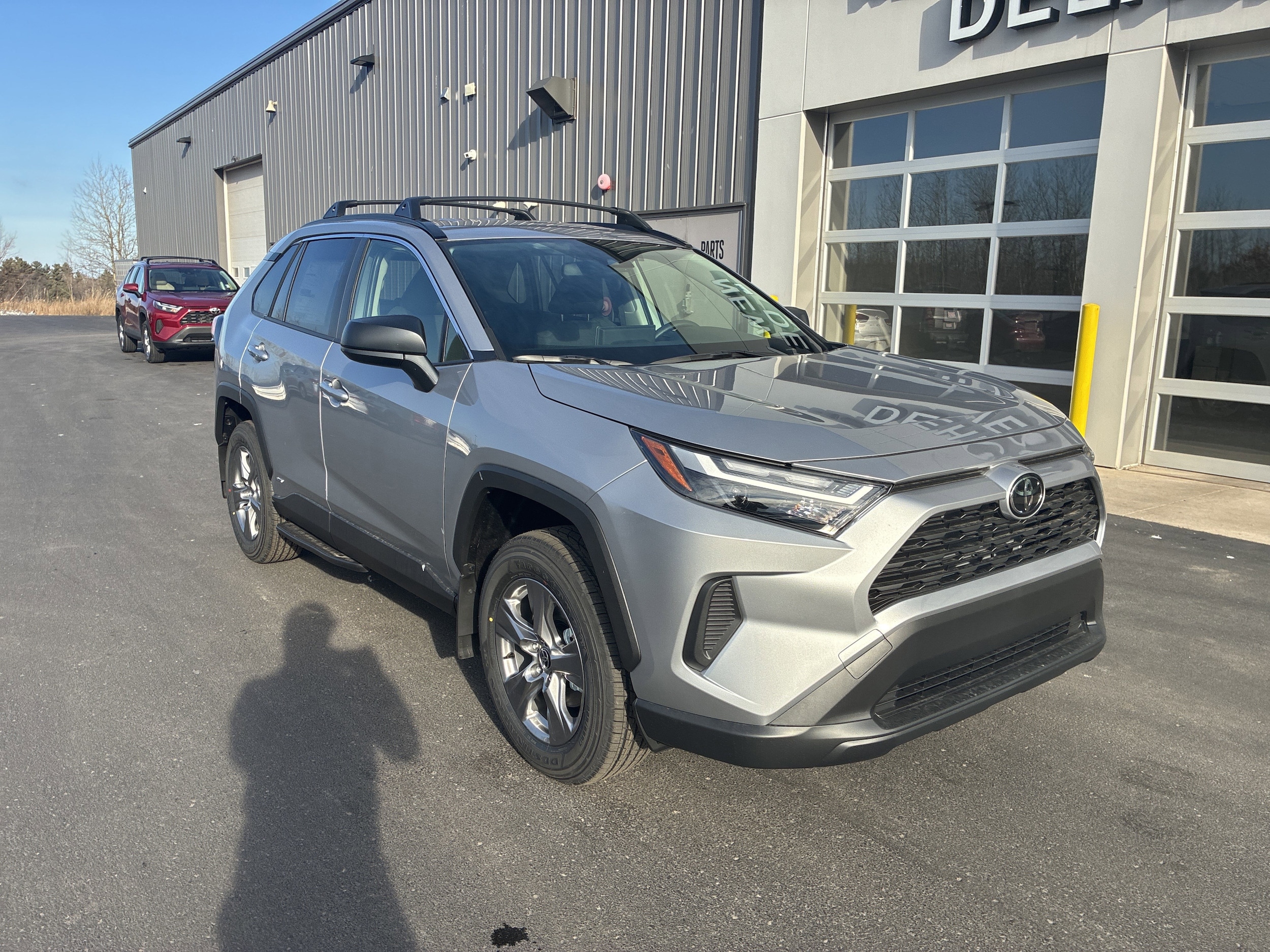 2025 Toyota RAV4 LE's photo
