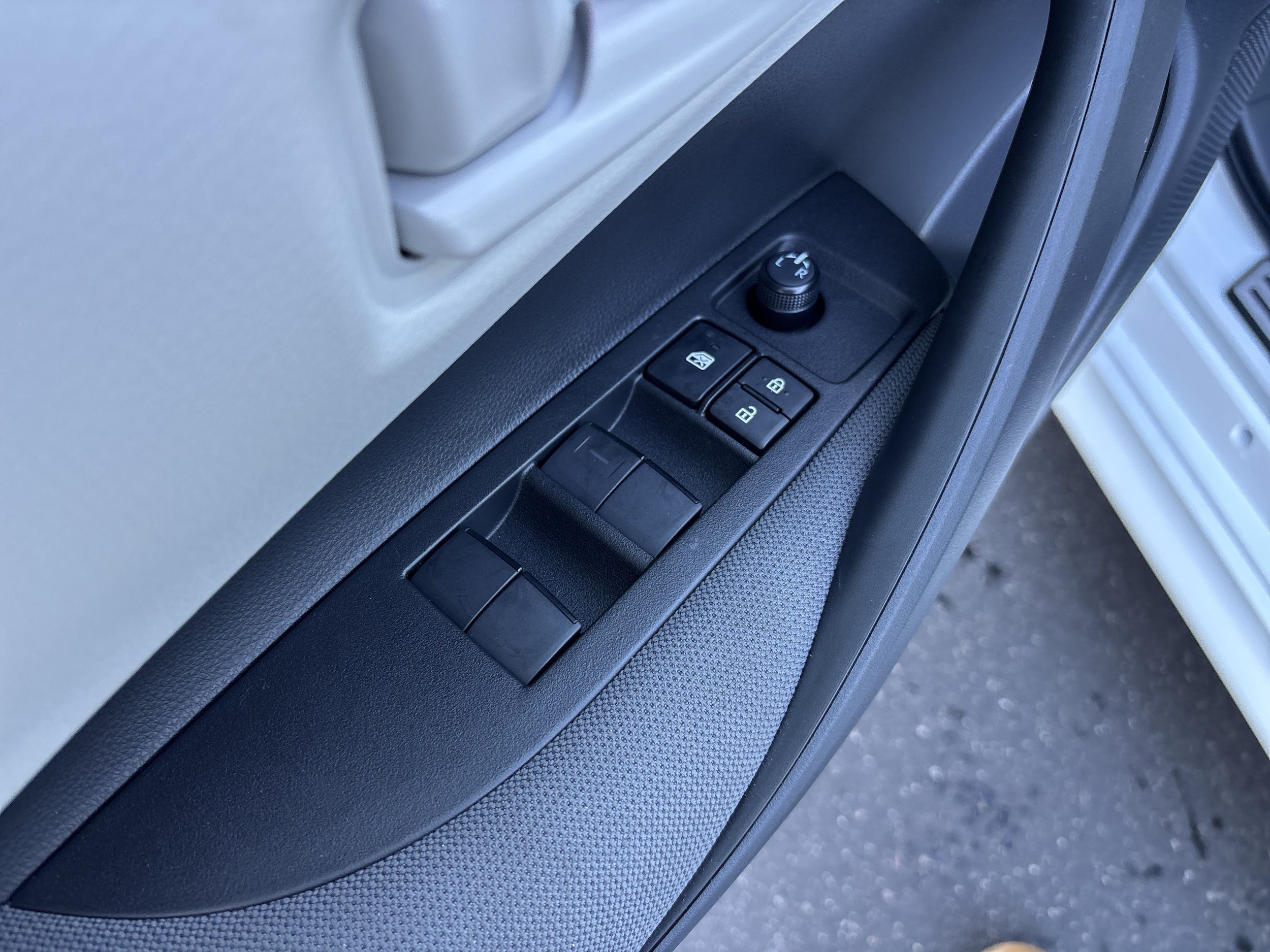 2026 Toyota Corolla LE - Photo 23