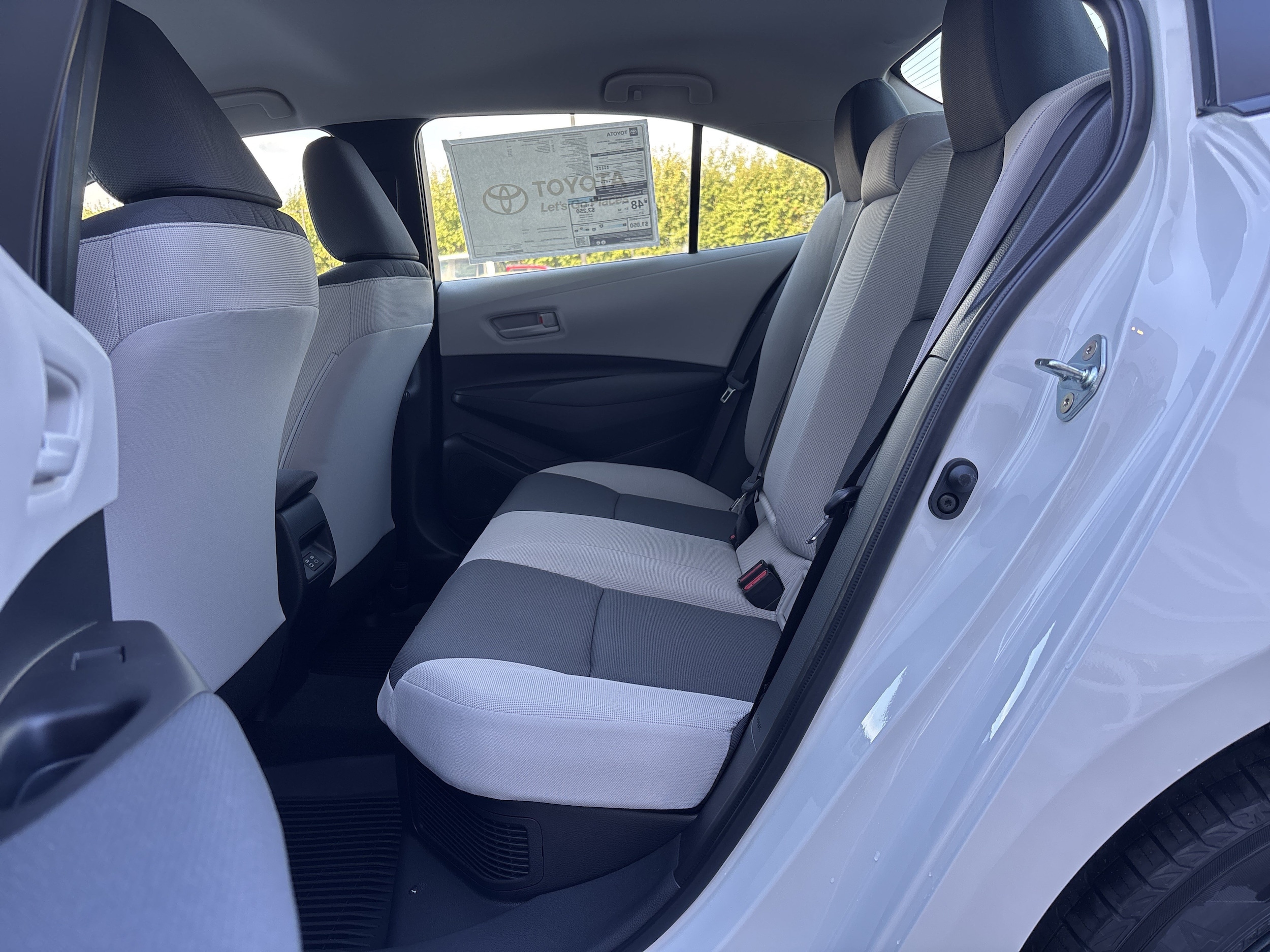 2026 Toyota Corolla LE - Photo 24