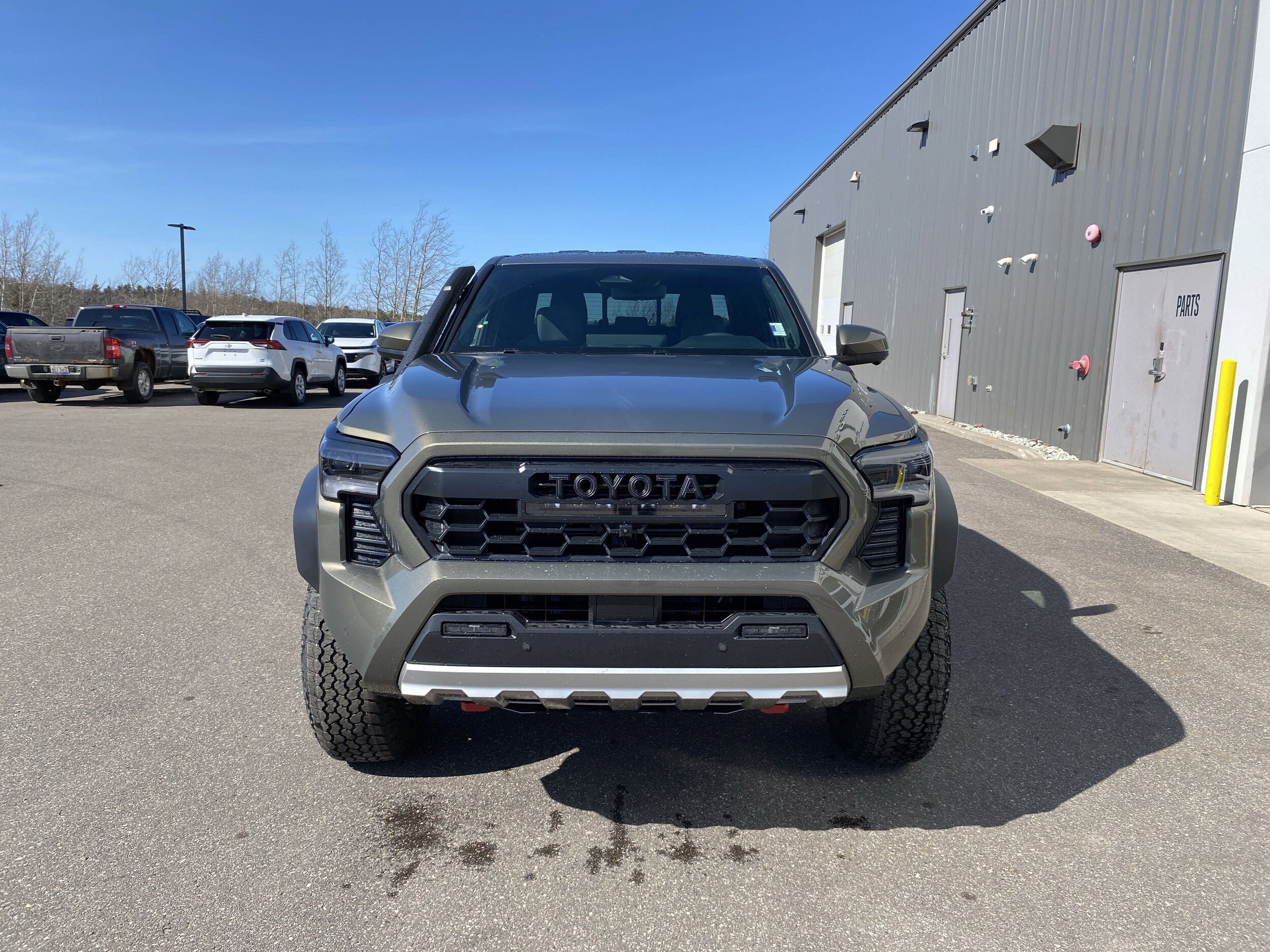 2025 Toyota Tacoma Trailhunter Double Cab photo 2