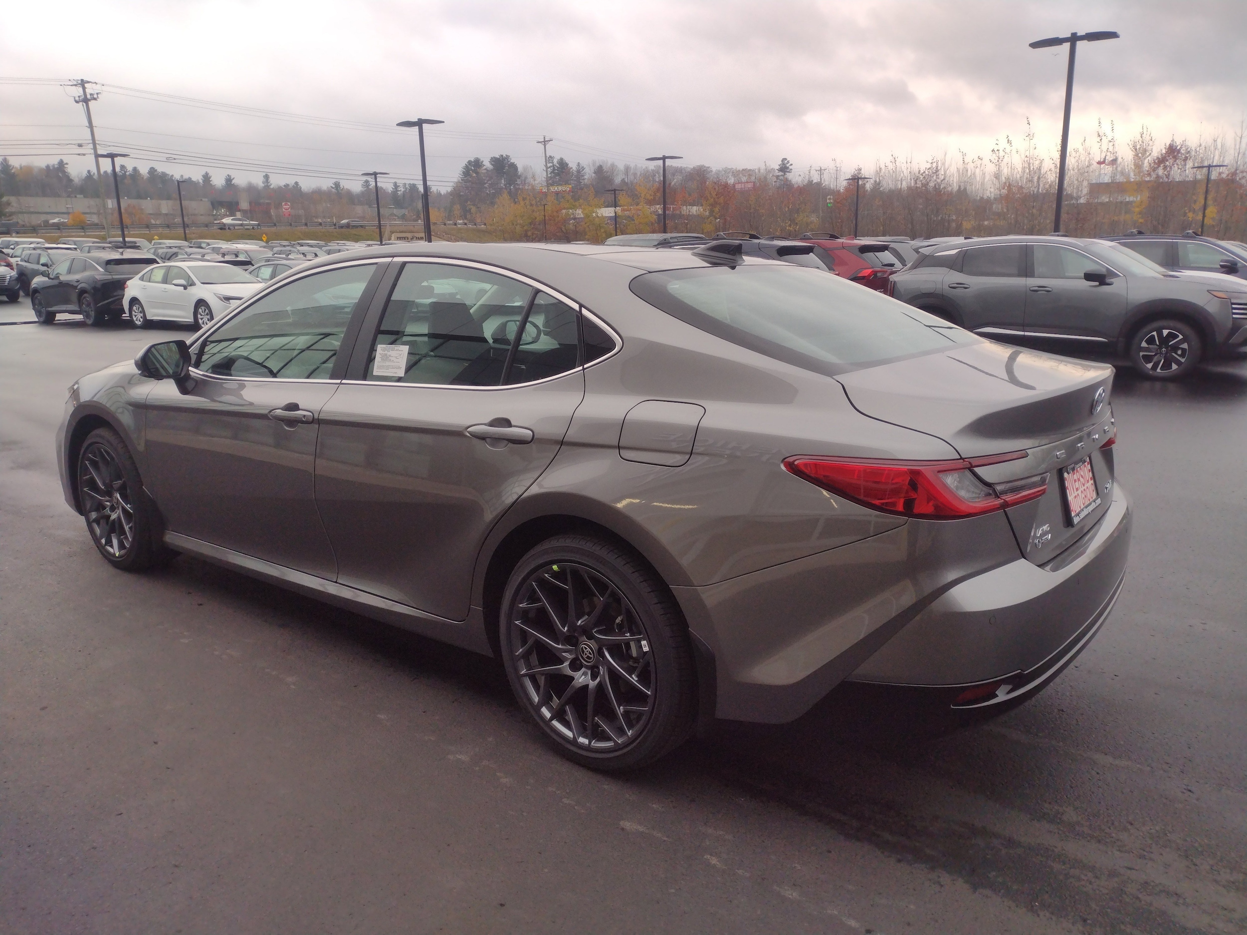 2026 Toyota Camry XLE - Photo 6