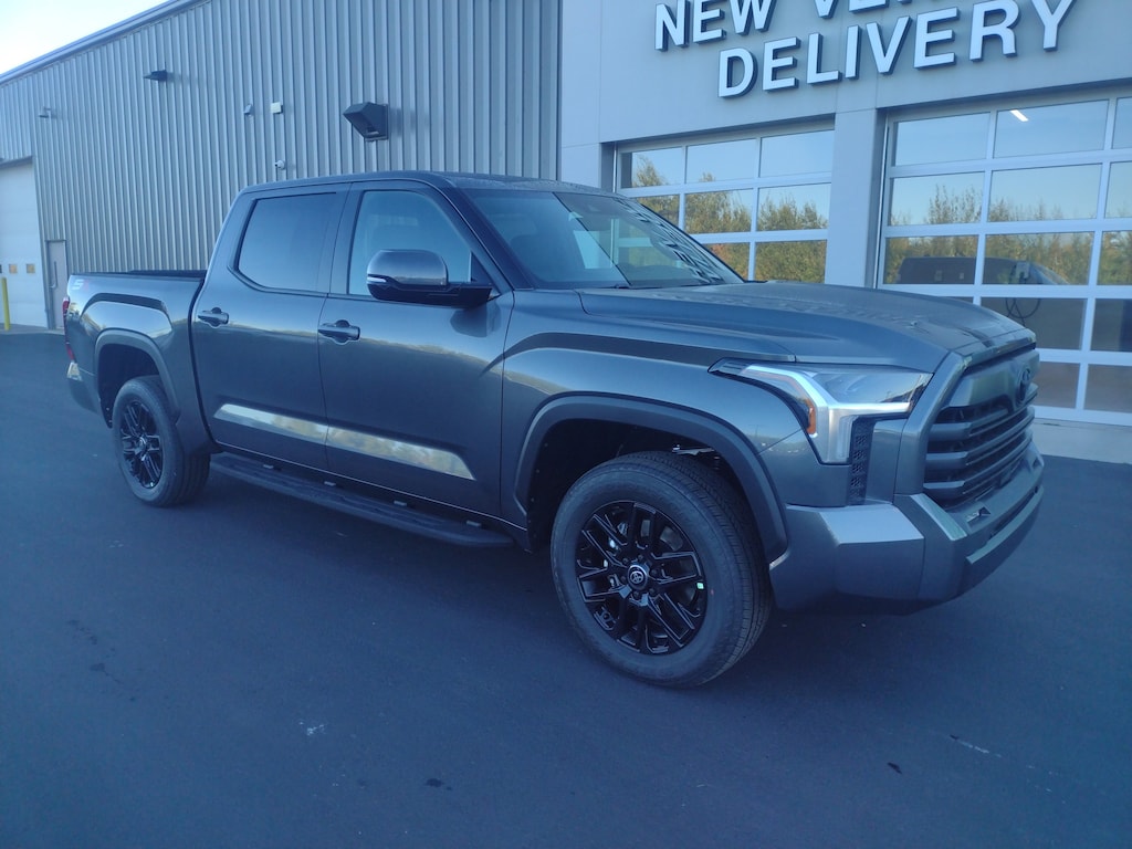 New 2026 Toyota Tundra SR5 CrewMax 5.5 Bed