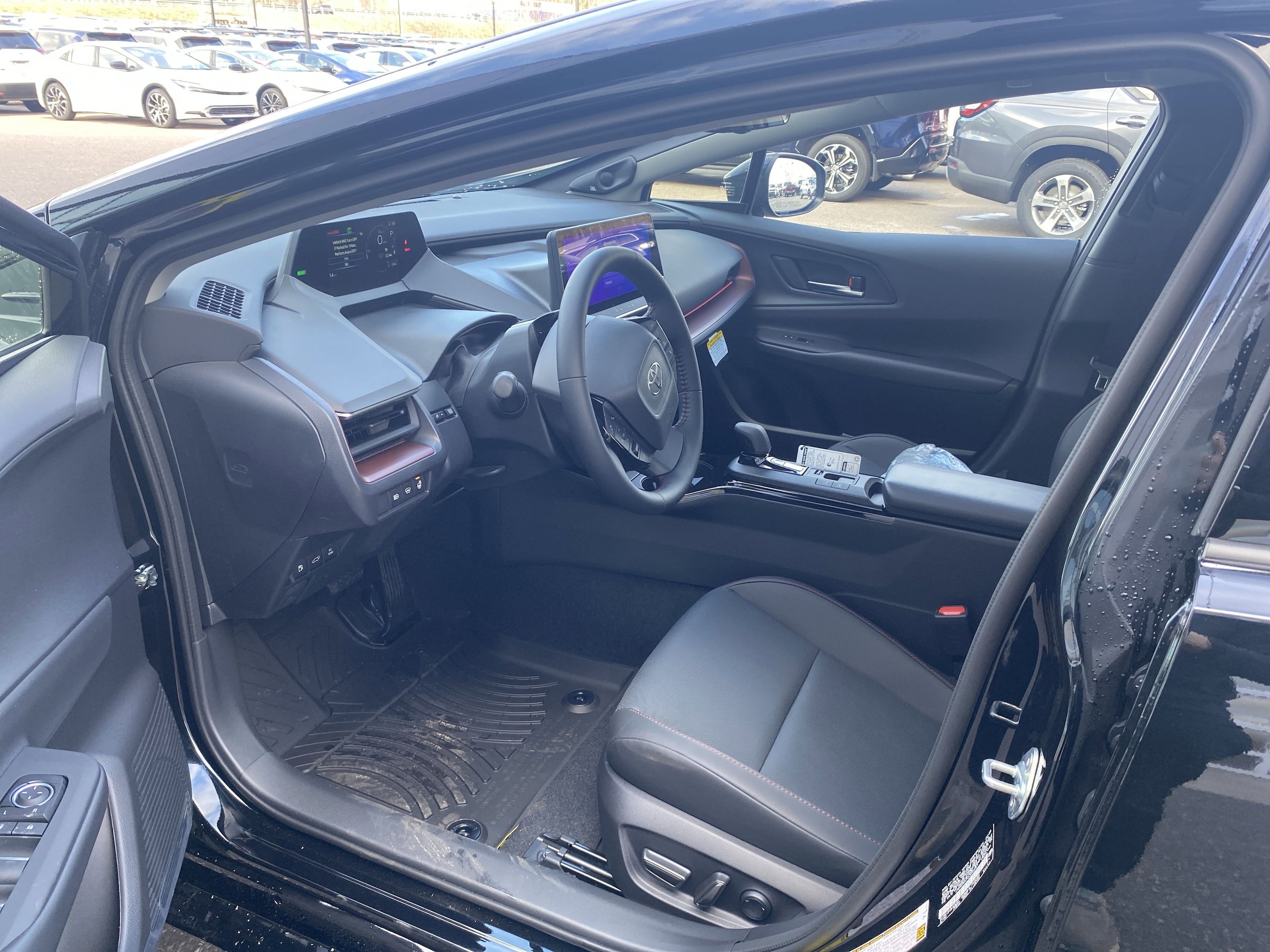 2025 Toyota Prius XSE Premium - Photo 8