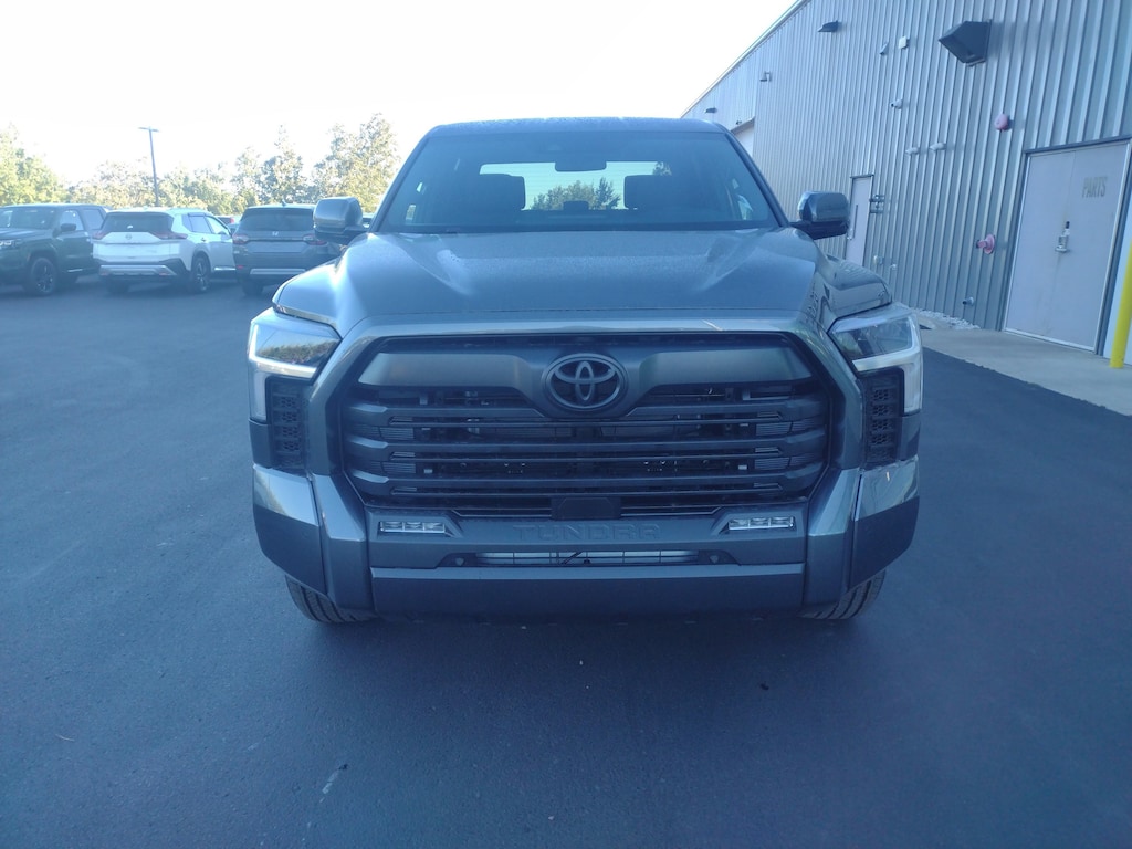 New 2026 Toyota Tundra SR5 CrewMax 5.5 Bed